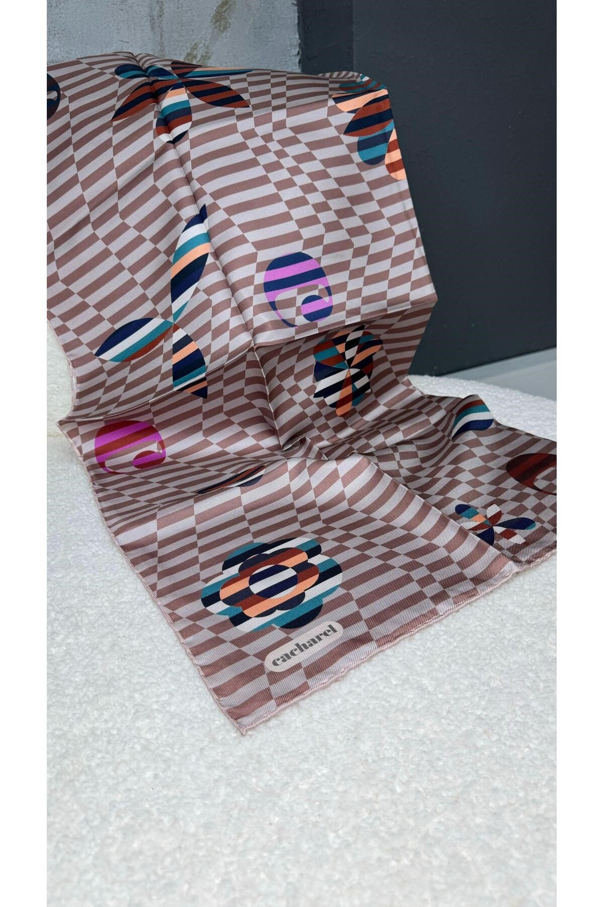 Desenli İpek Twill Eşarp 932