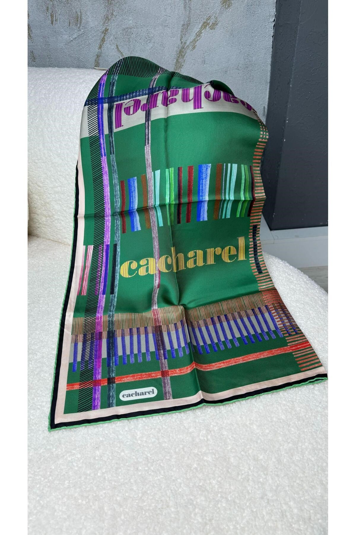 Desenli İpek Twill Eşarp 951