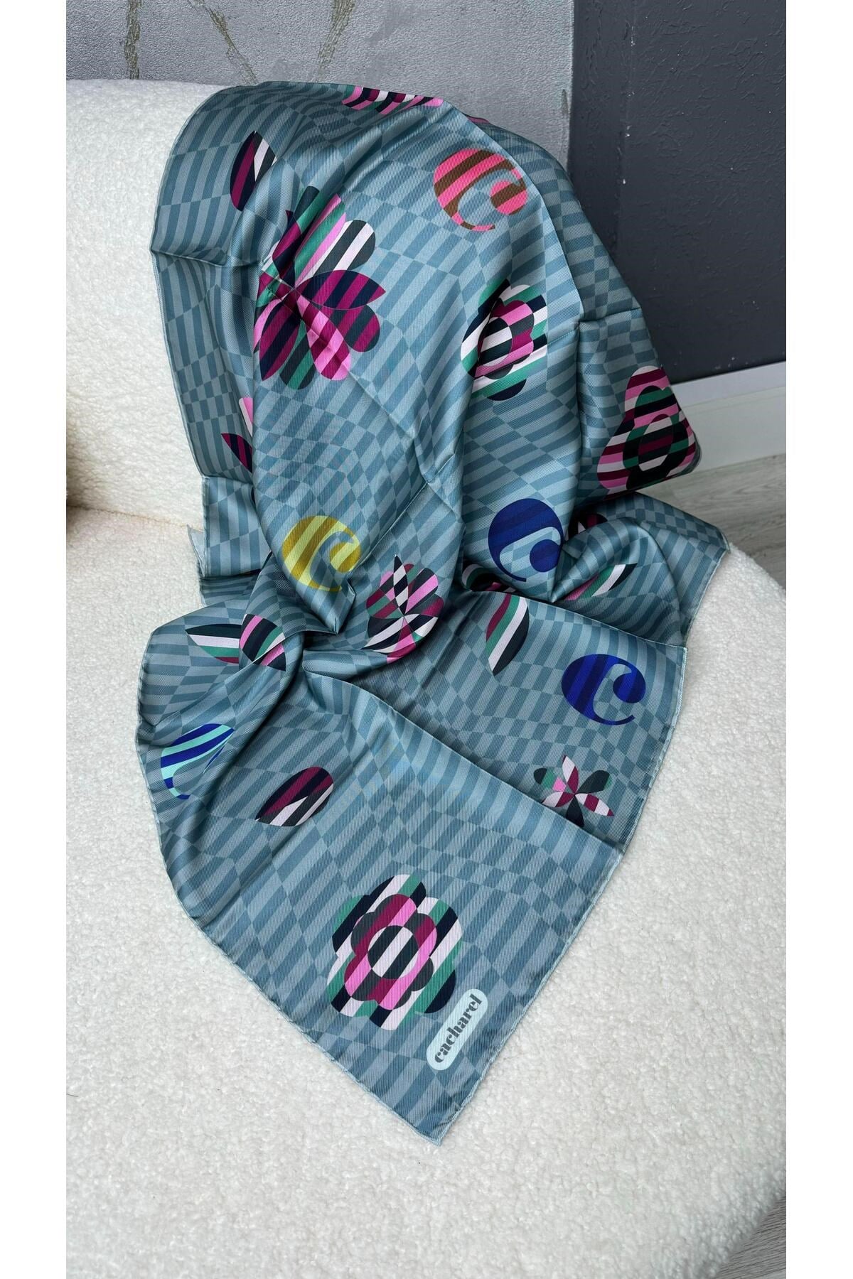 Desenli İpek Twill Eşarp 952