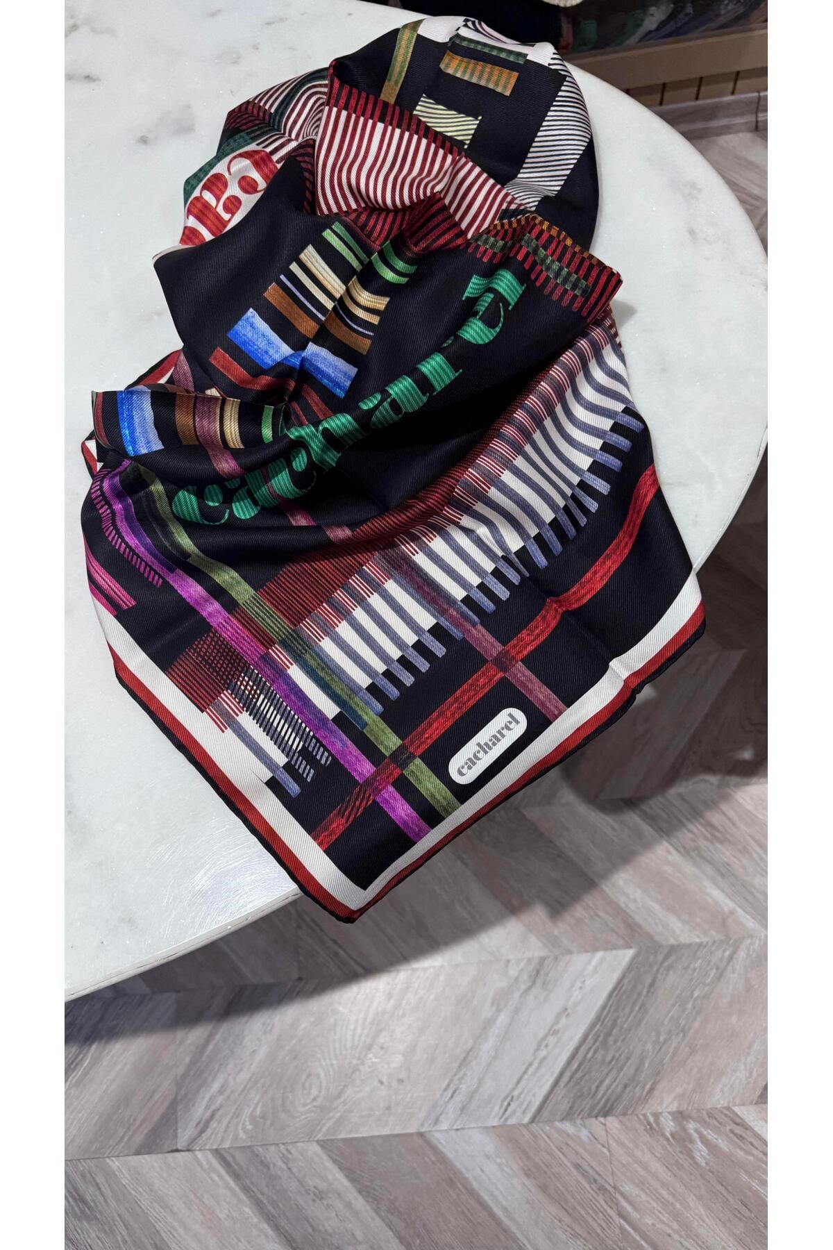 Desenli İpek Twill Eşarp