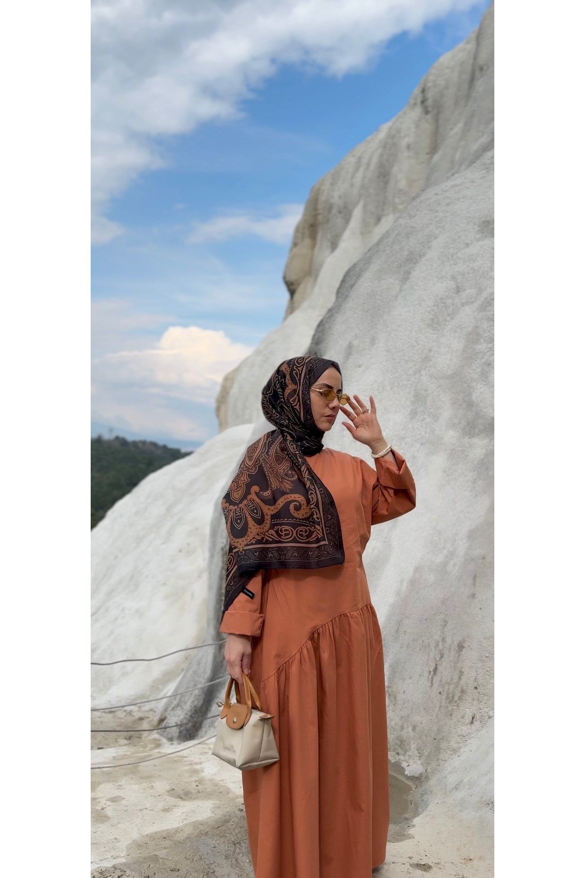 Kemer Detaylı Poplin Elbise Camel