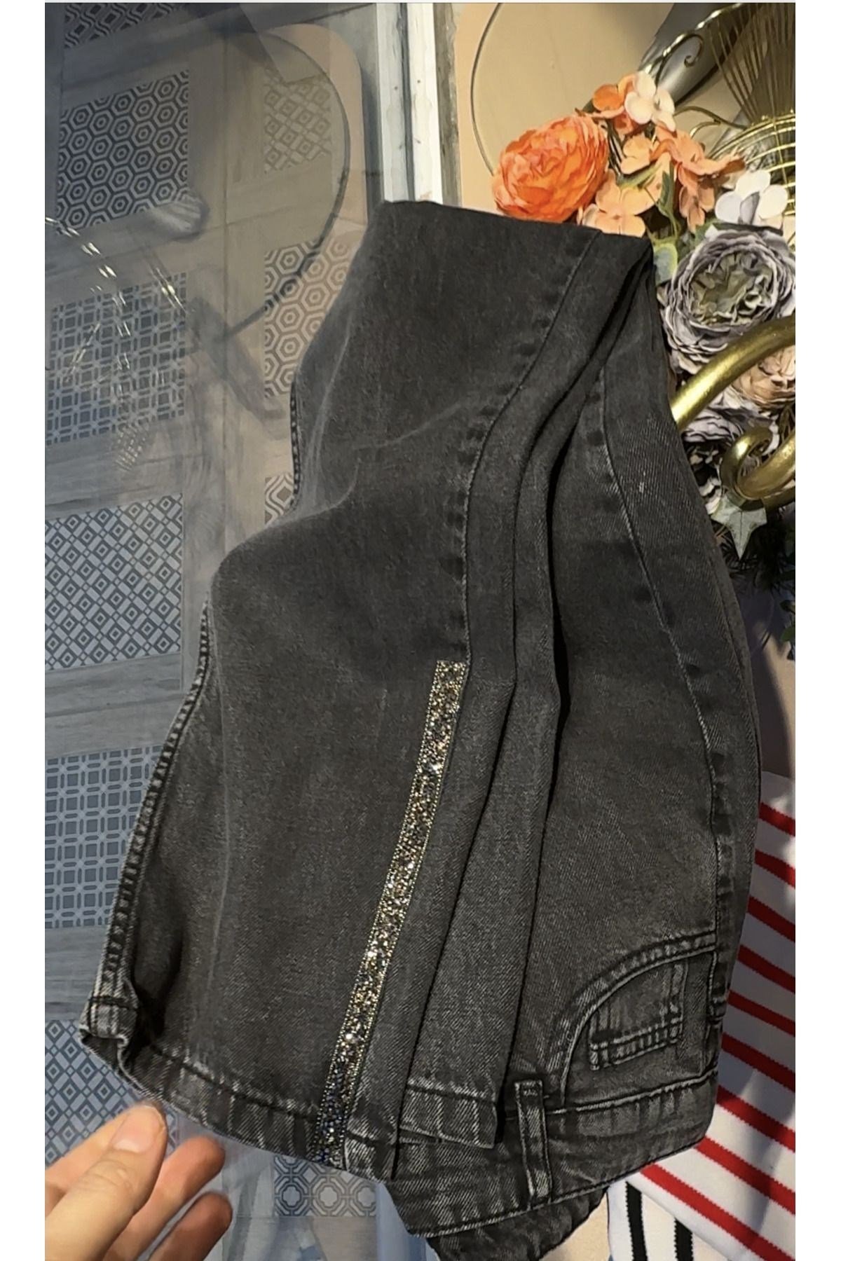 Koyu Renk Taşlı Denim Pantolon Füme