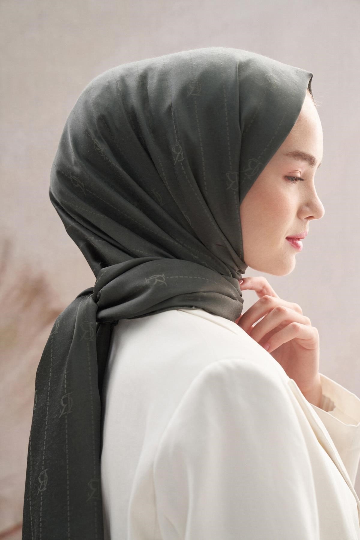 Monogram Jakar İtalyan İpekli Şal Haki