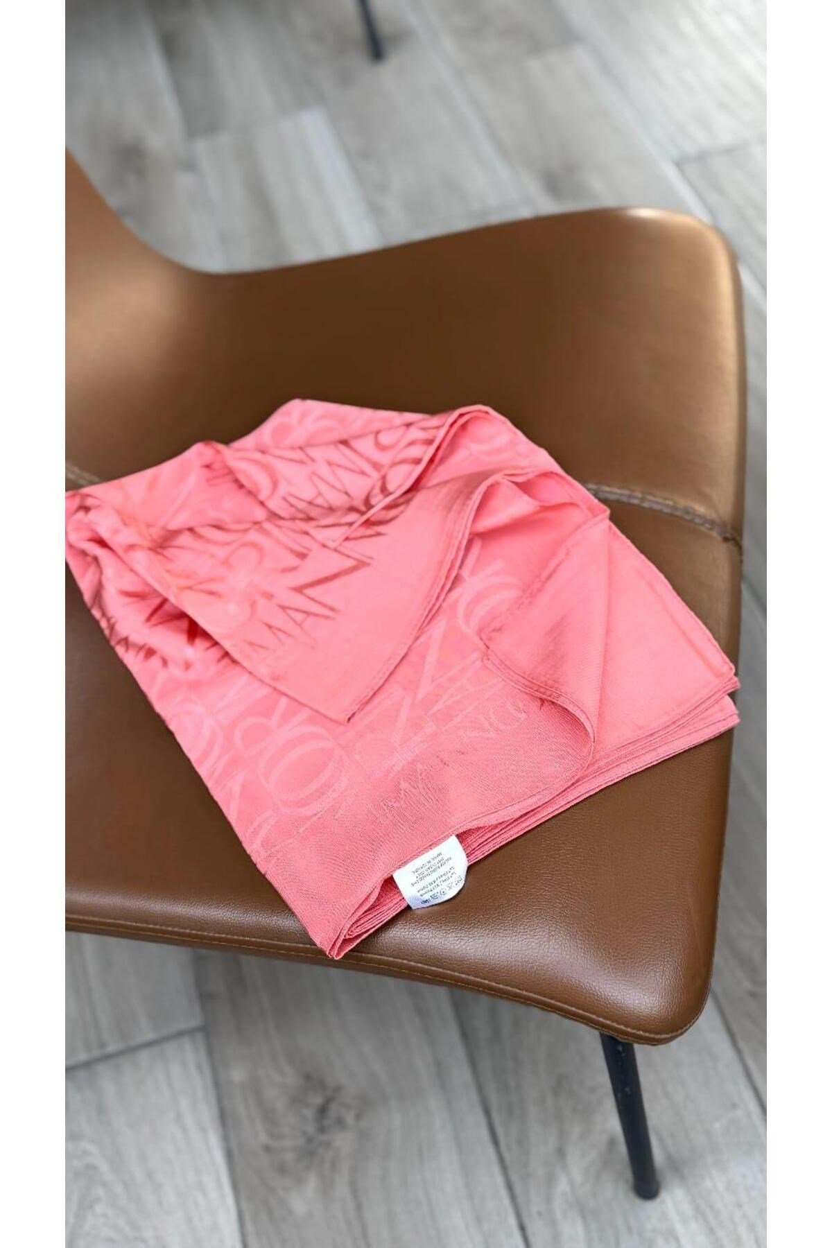 Monogram Shiny Jakar Şal Şeftali