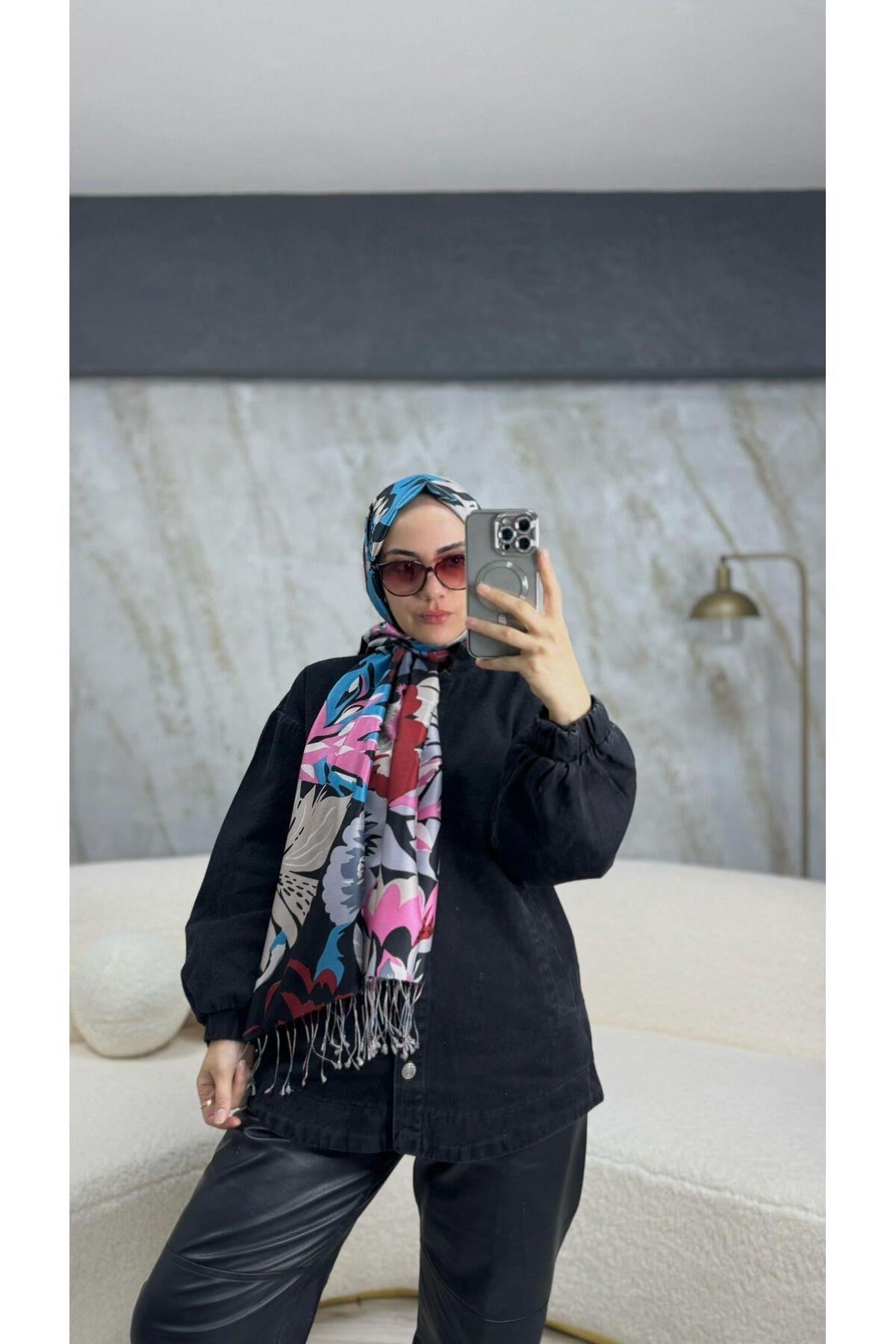 Nihavent Desenli İpek Şal Siyah