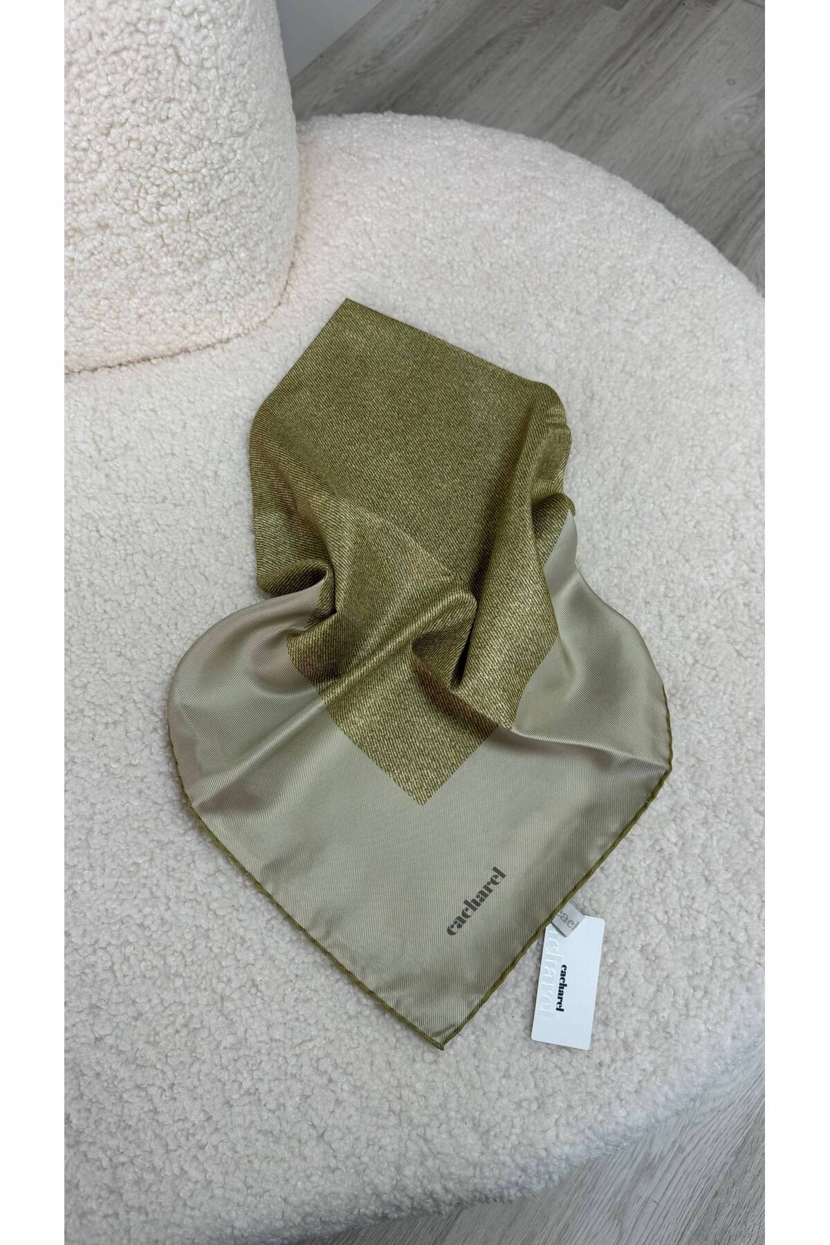 Semra İlhan - Cacharel İpek Twill Eşarp