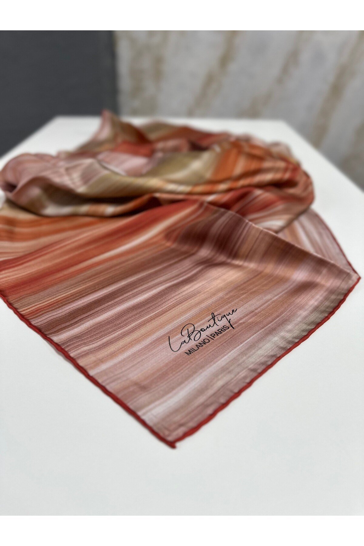 Semra İlhan - La Boutique Yeni Sezon 1909 Twill İpek Eşarp