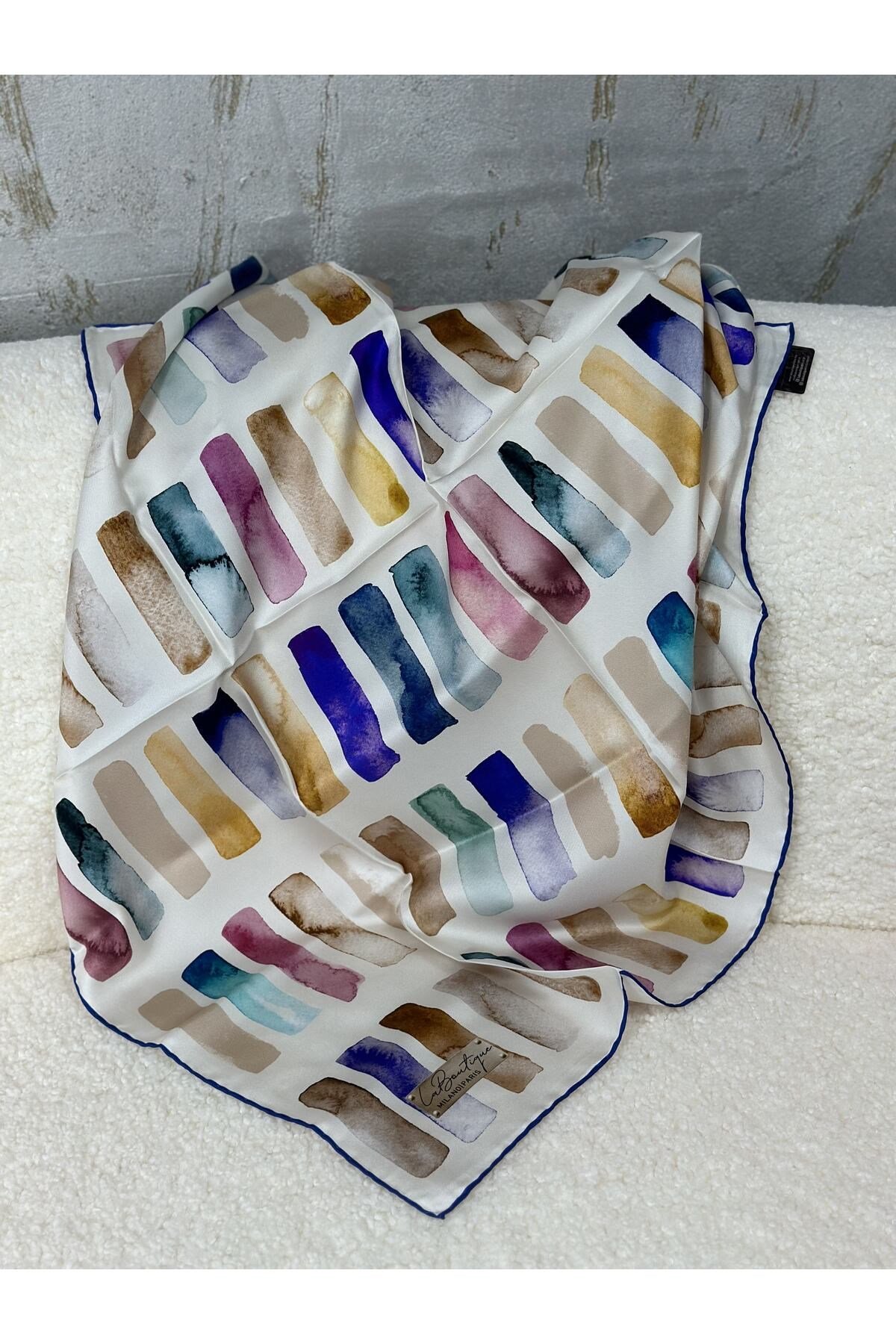 Semra İlhan - La Boutique Yeni Sezon 1904 Twill İpek Eşarp