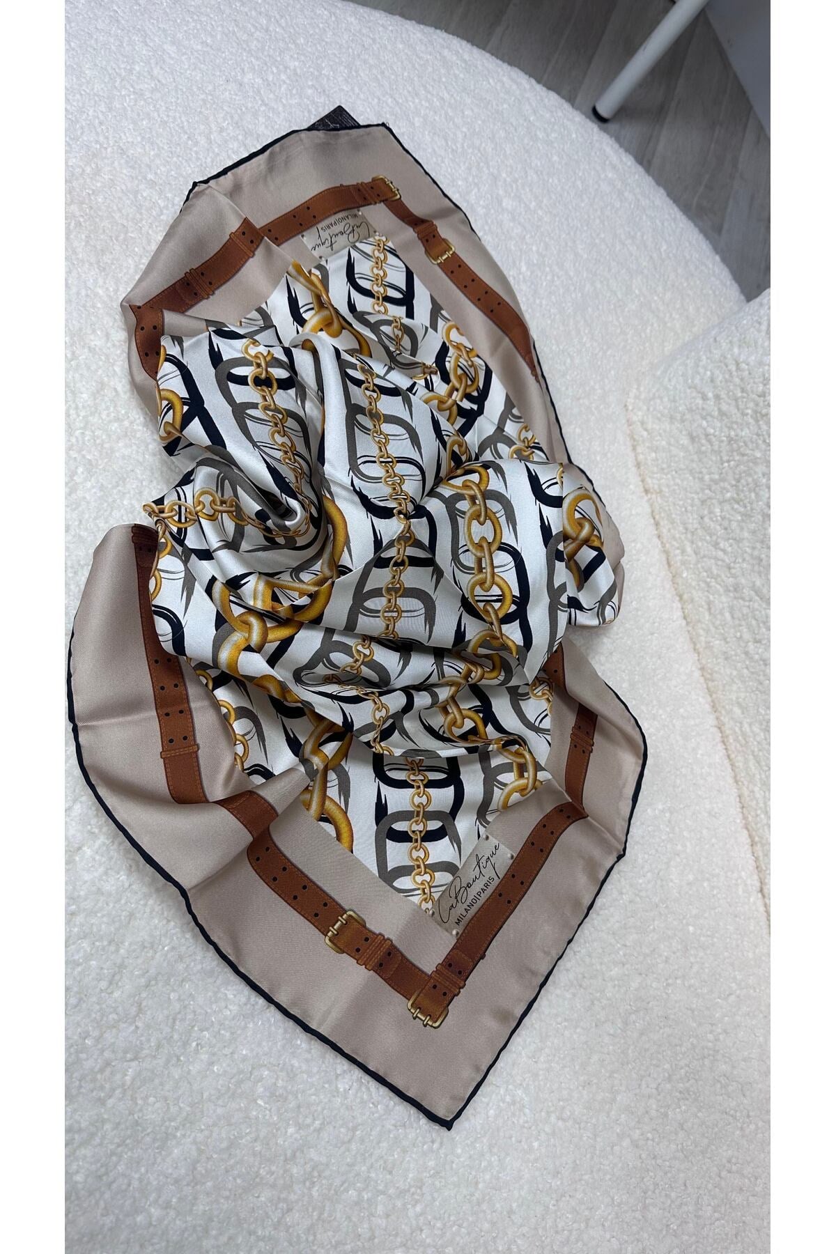 Semra İlhan - La Boutique Yeni Sezon 1919 Twill İpek Eşarp