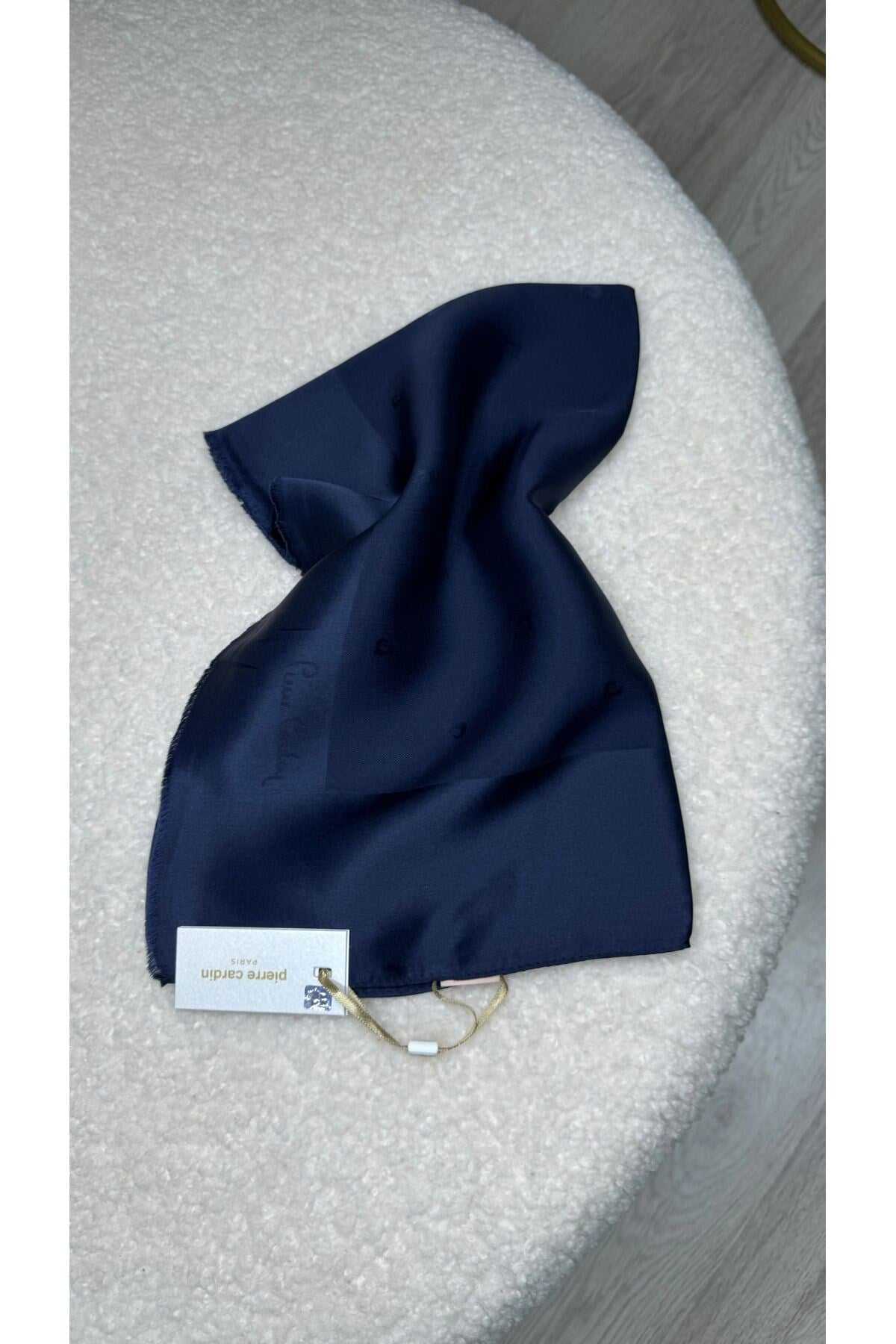 Semra İlhan - Pierre Cardin İpek Şal