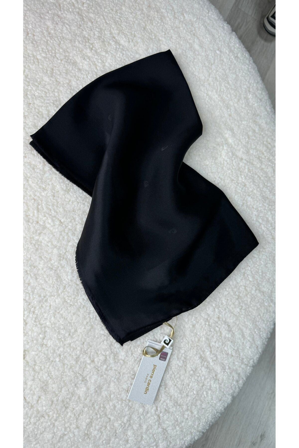 Semra İlhan - Pierre Cardin İpek Şal