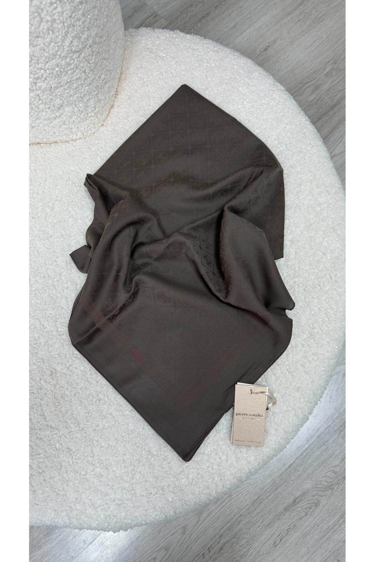 Semra İlhan - Pierre Cardin Pamuklu Eşarp