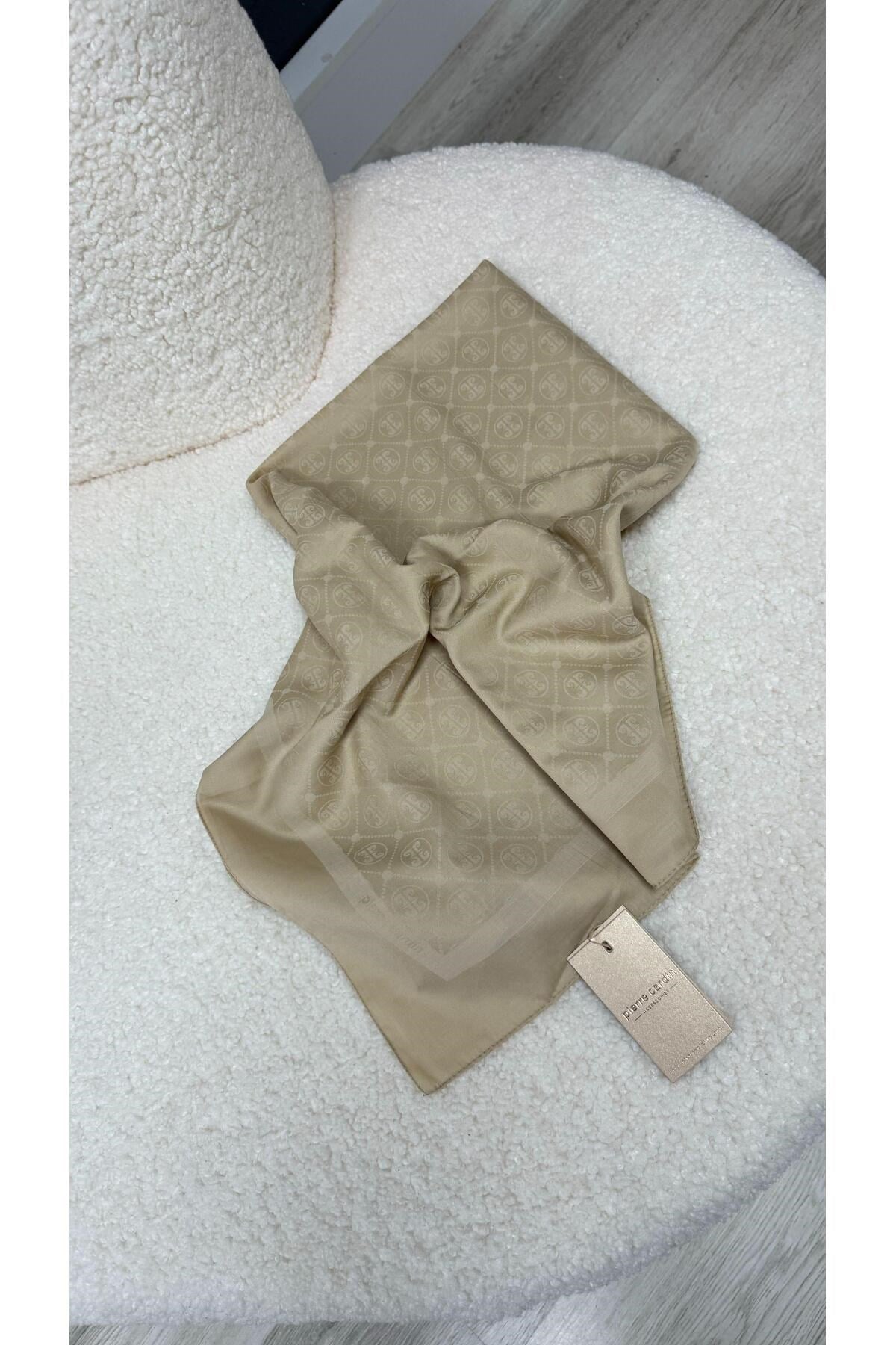 Semra İlhan - Pierre Cardin Pamuklu Eşarp