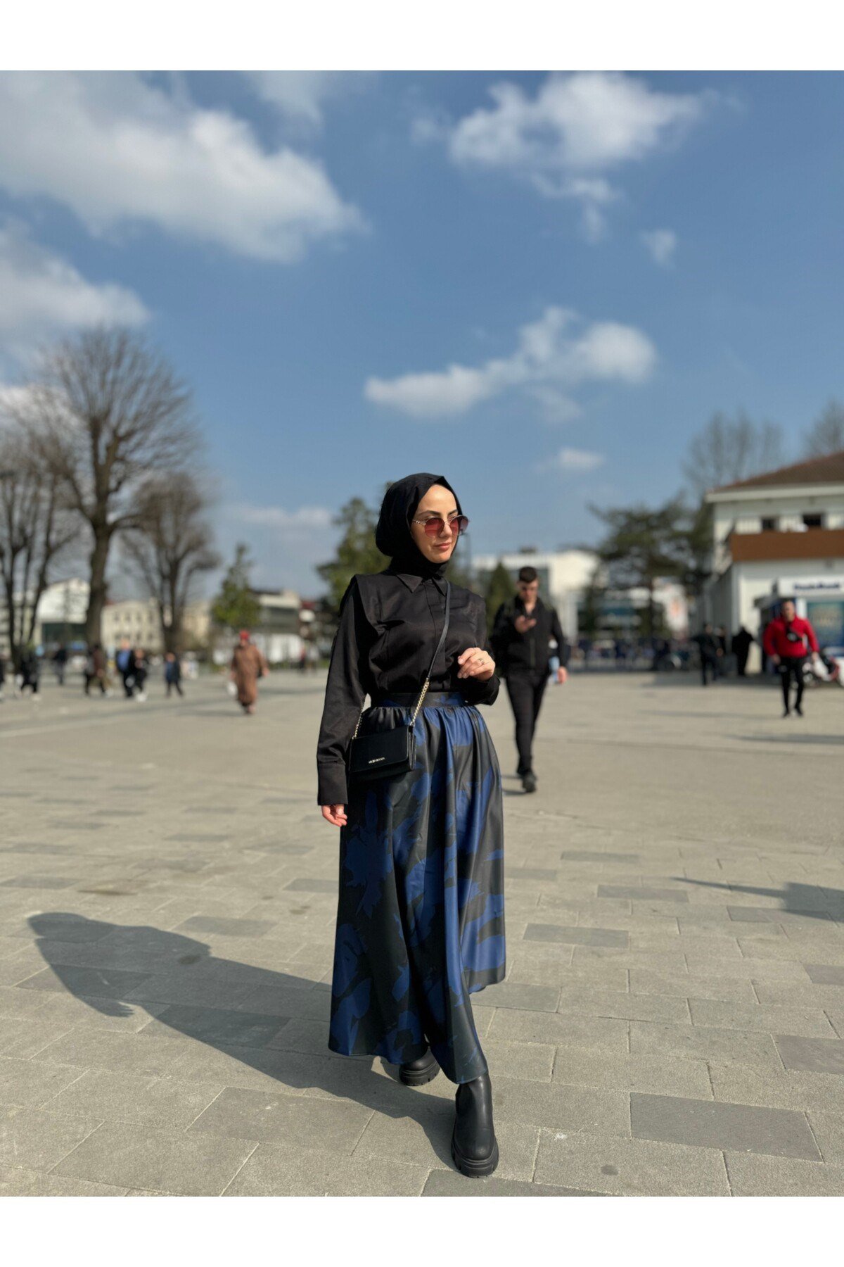 Semra İlhan - Touche Desenli Saten Etek