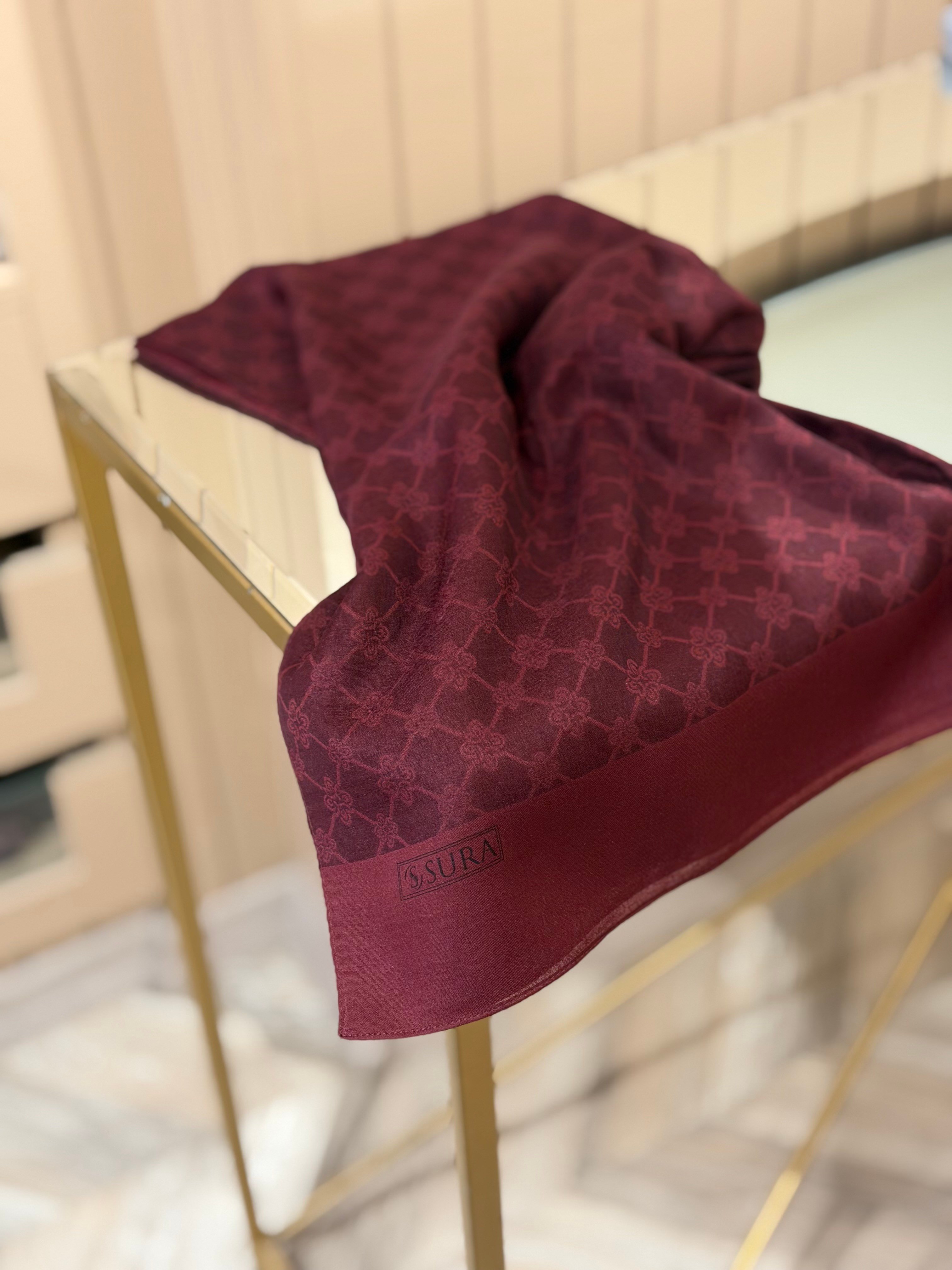 Sura Logo Desen Bordo