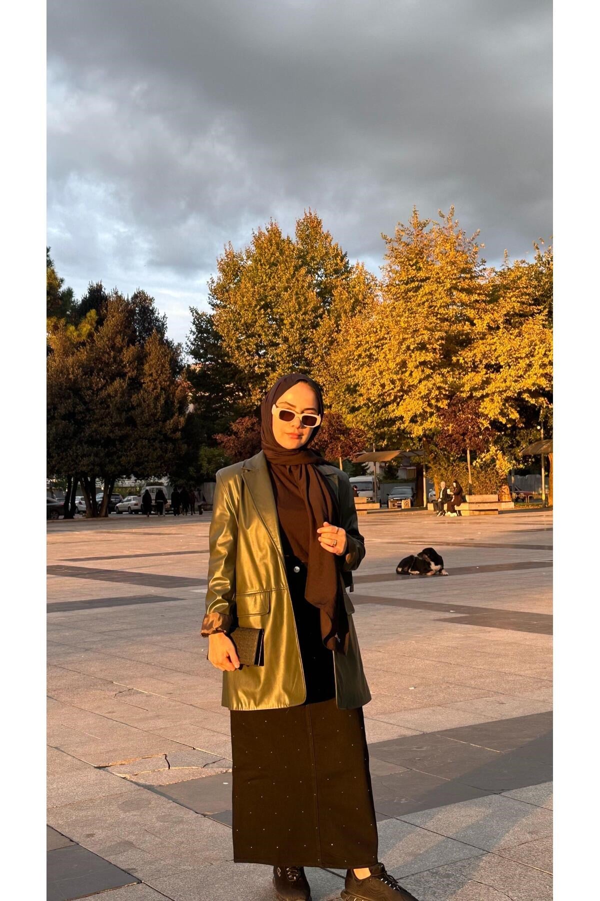 Taş Detaylı Etek Siyah