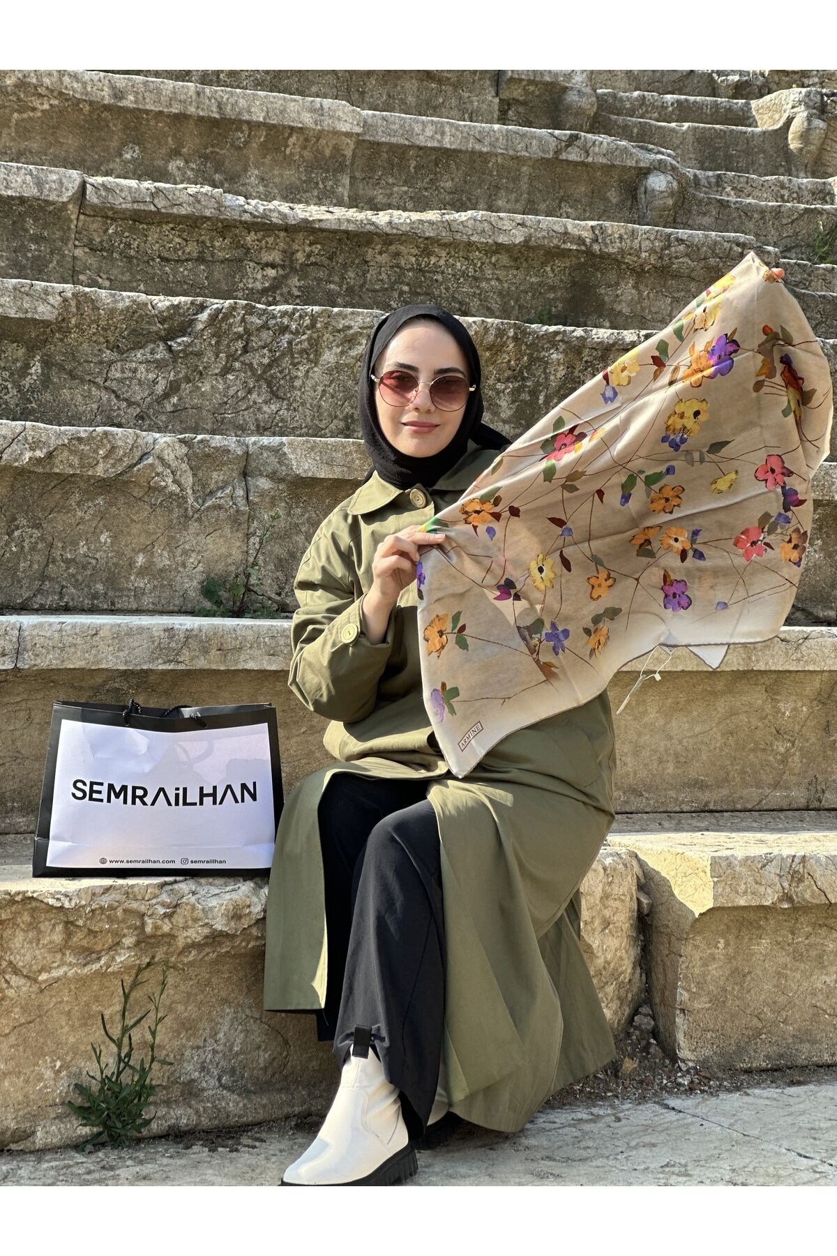 Yeni Sezon Sura Ipek Çiçek Desenli Eşarp Vizon