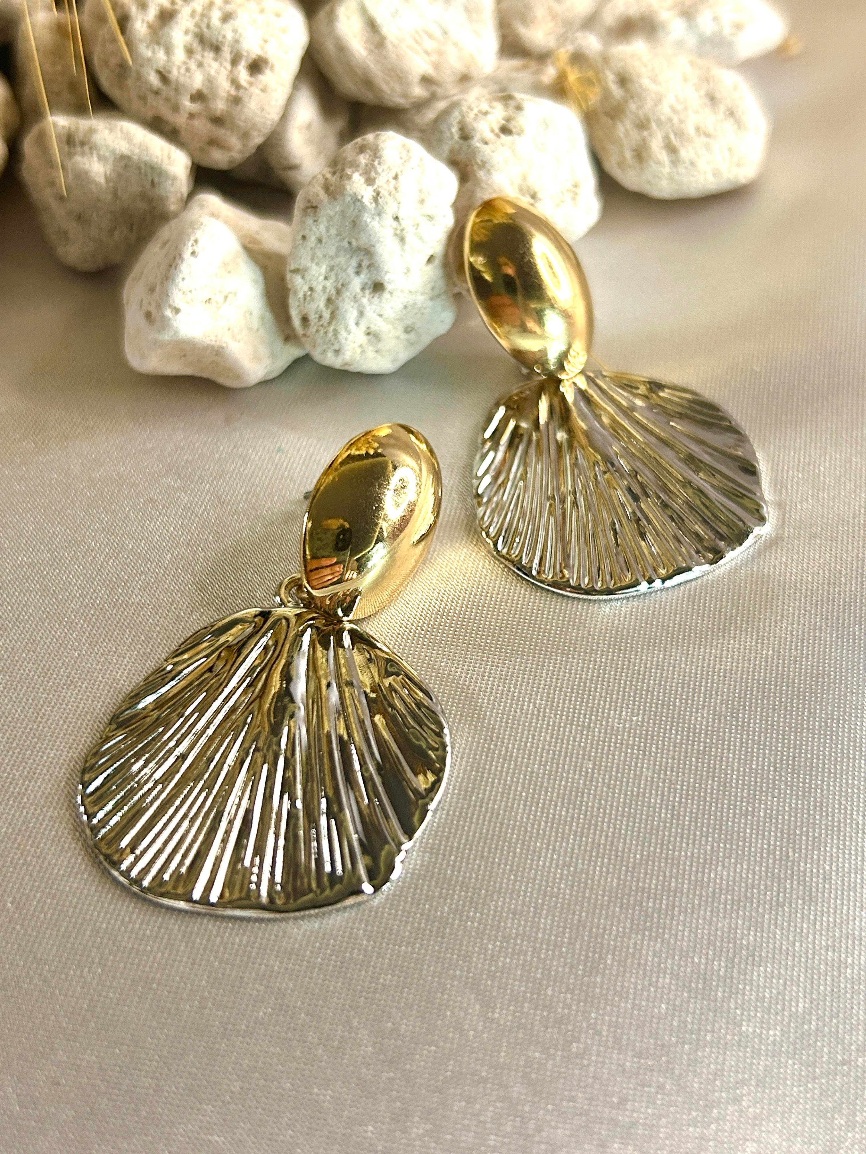 DENİZ KABUĞU ÇELİK KÜPE