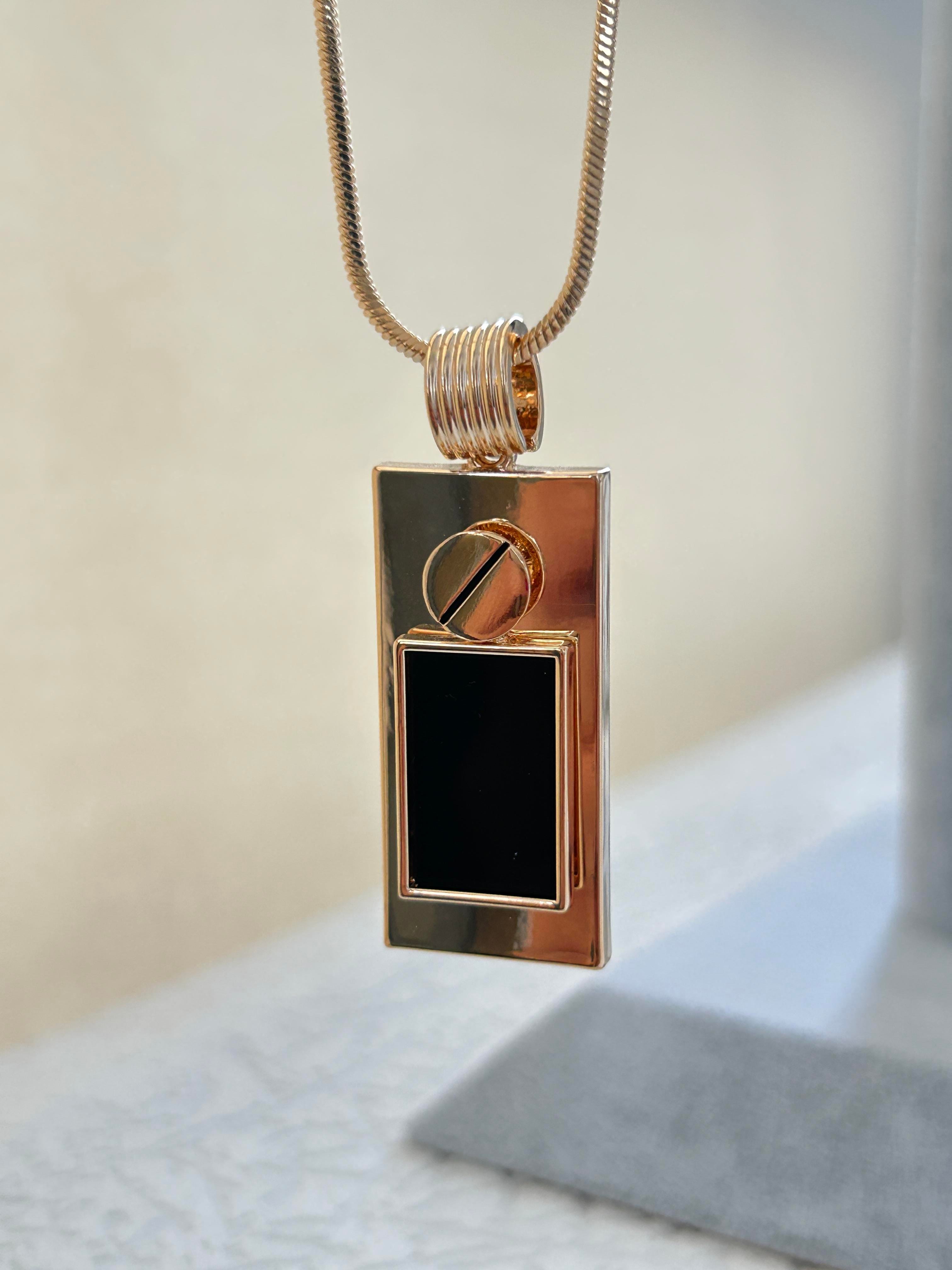 Gold Siyah Tabaka Kolye 