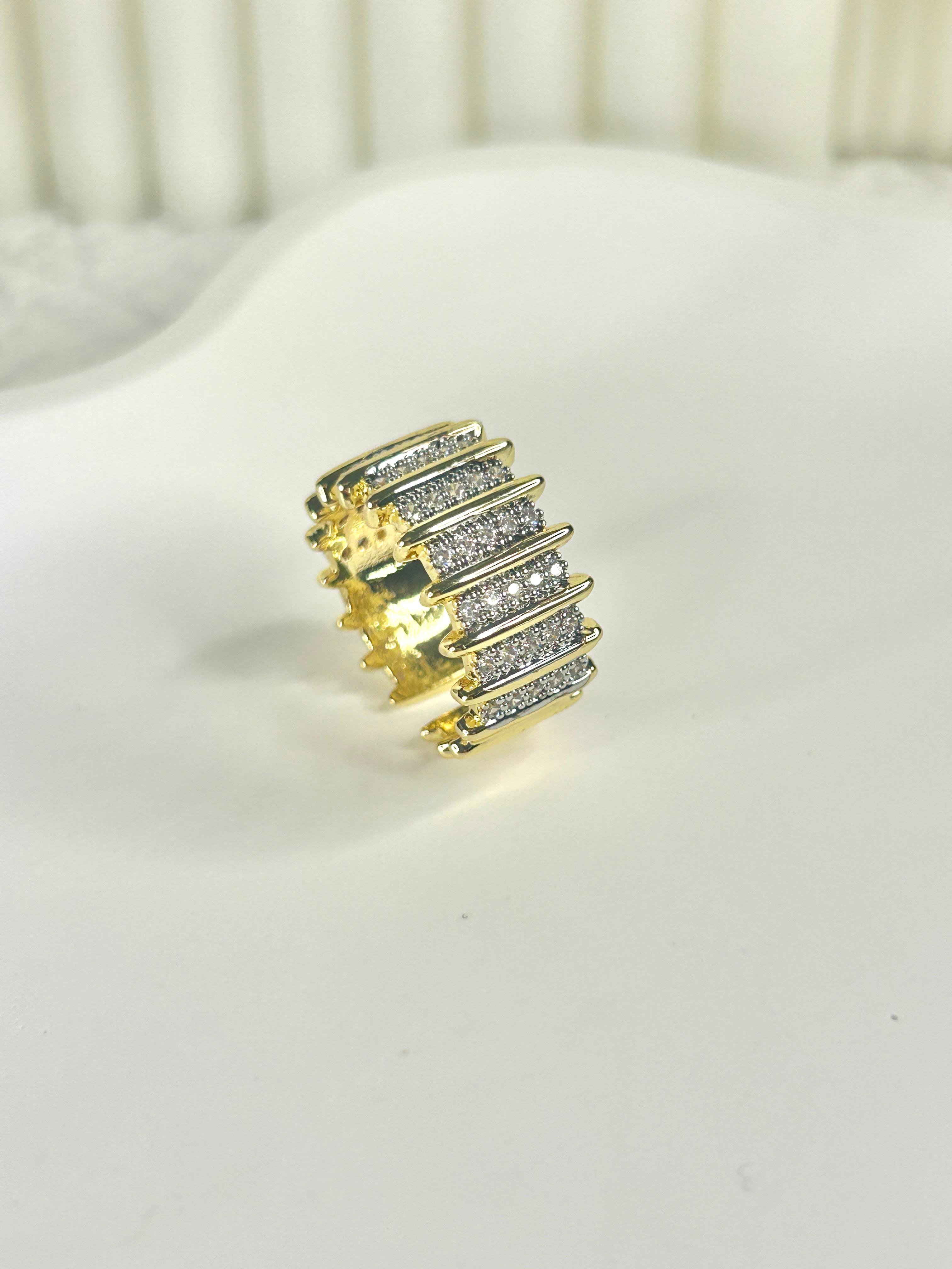 Premium Seri Taşlı Yüzük