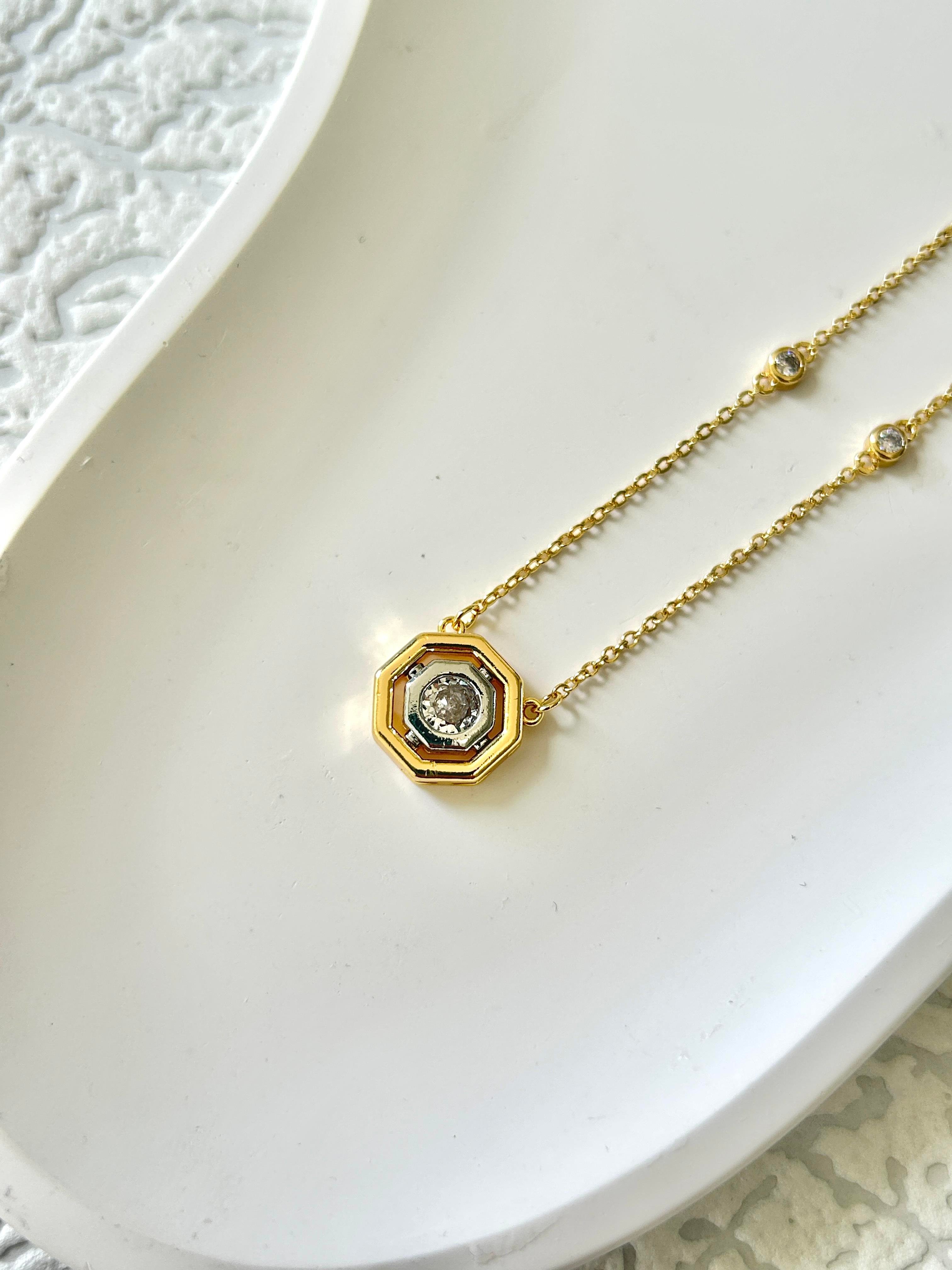 Premium Zirkon Taşlı Altıgen Kolye