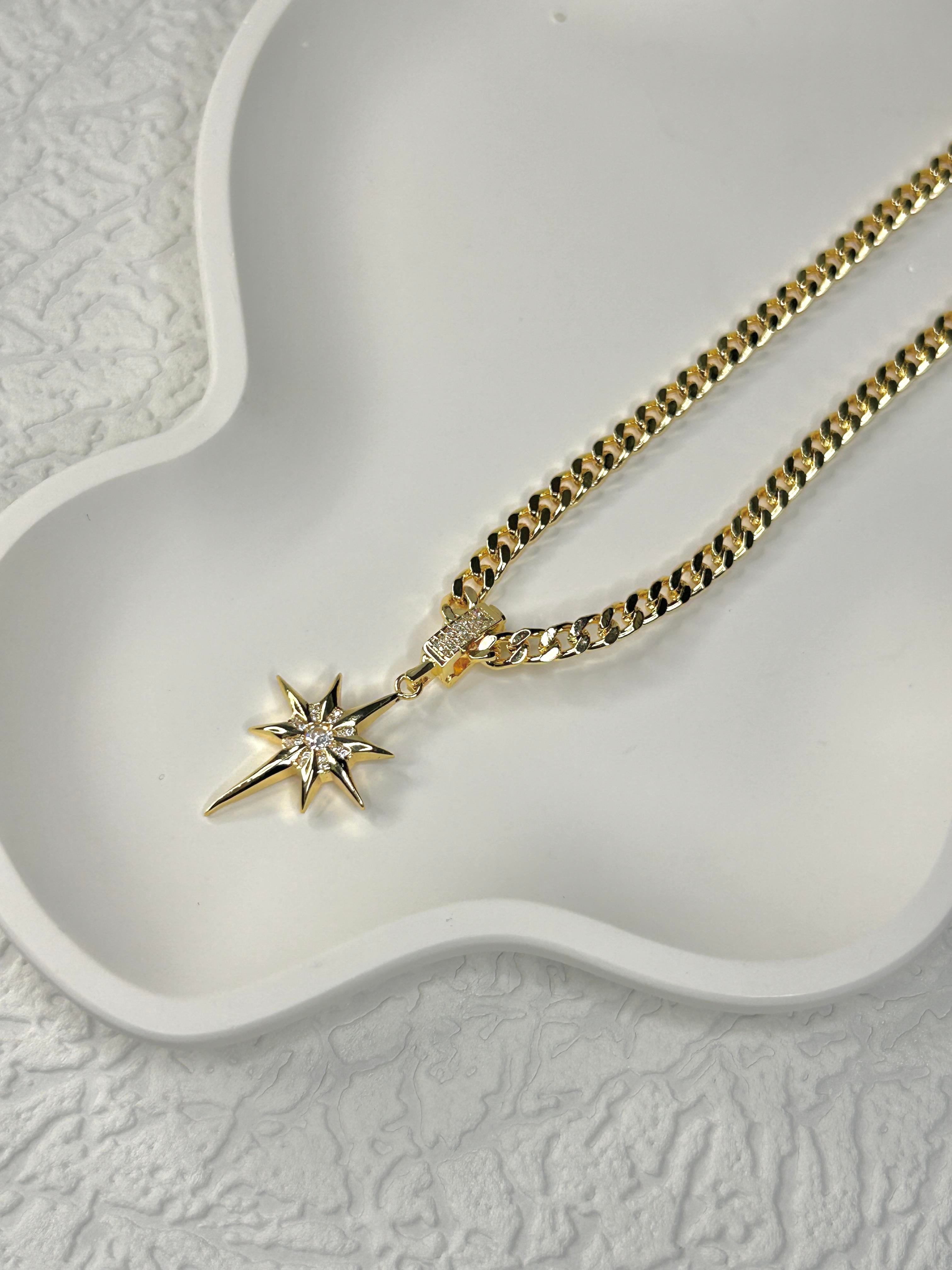 Premium Zirkon Taşlı Kalın Zincir Kutup Yıldızı Kolye