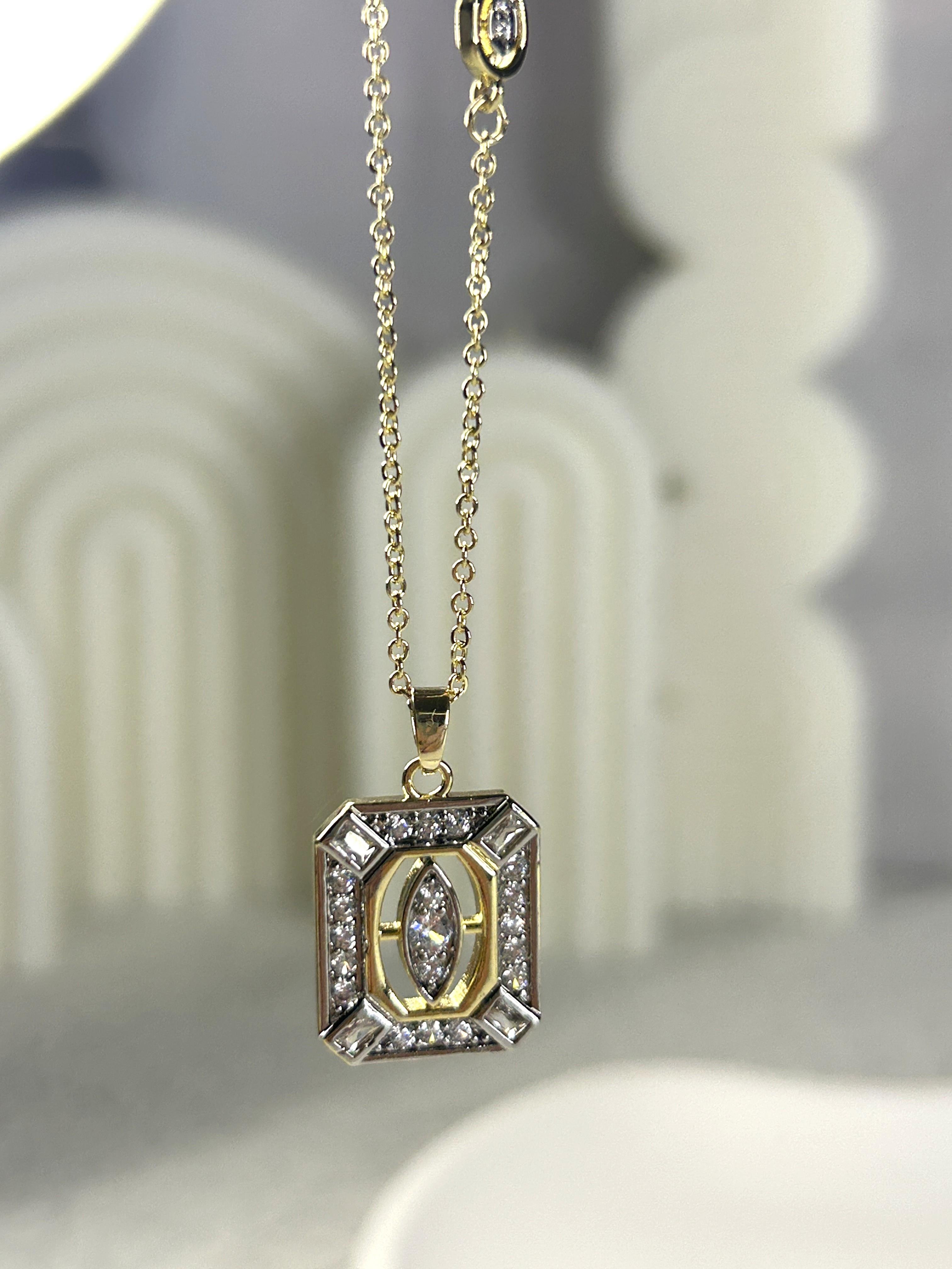 Premium Zirkon Taşlı Kare Kolye