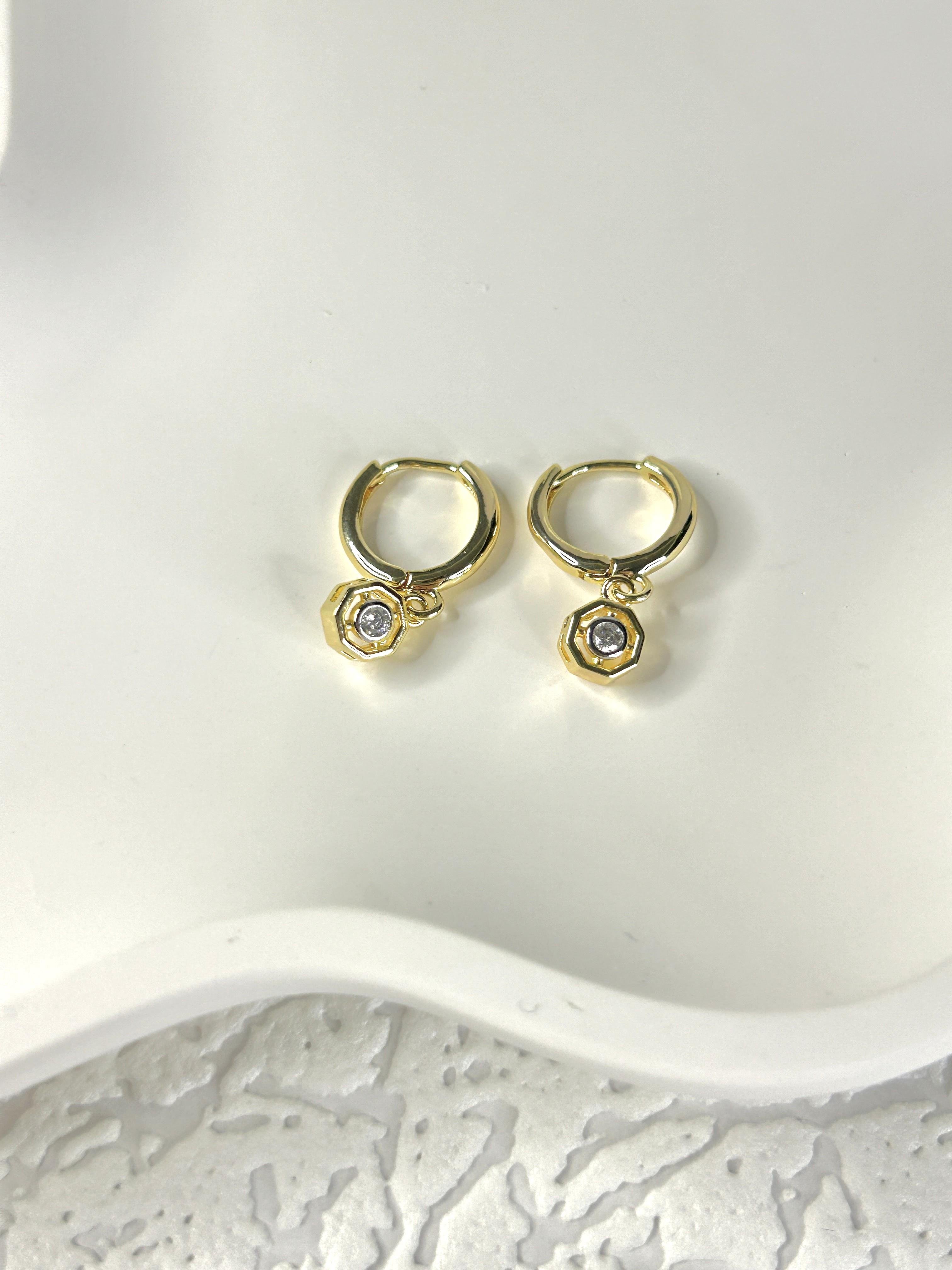 Premium Zirkon Taşlı Minimal Küpe