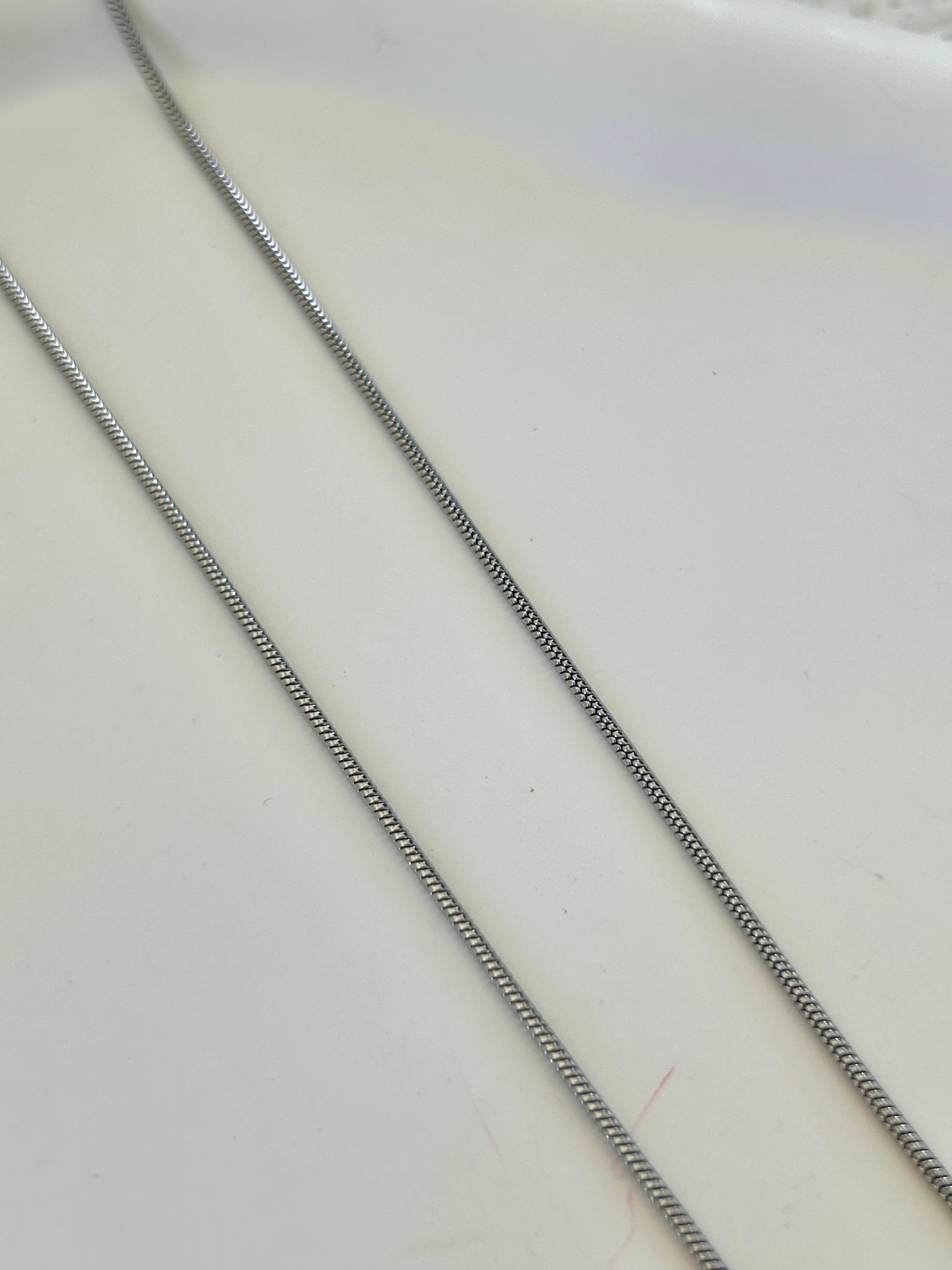 Pusula Model Çelik Kolye