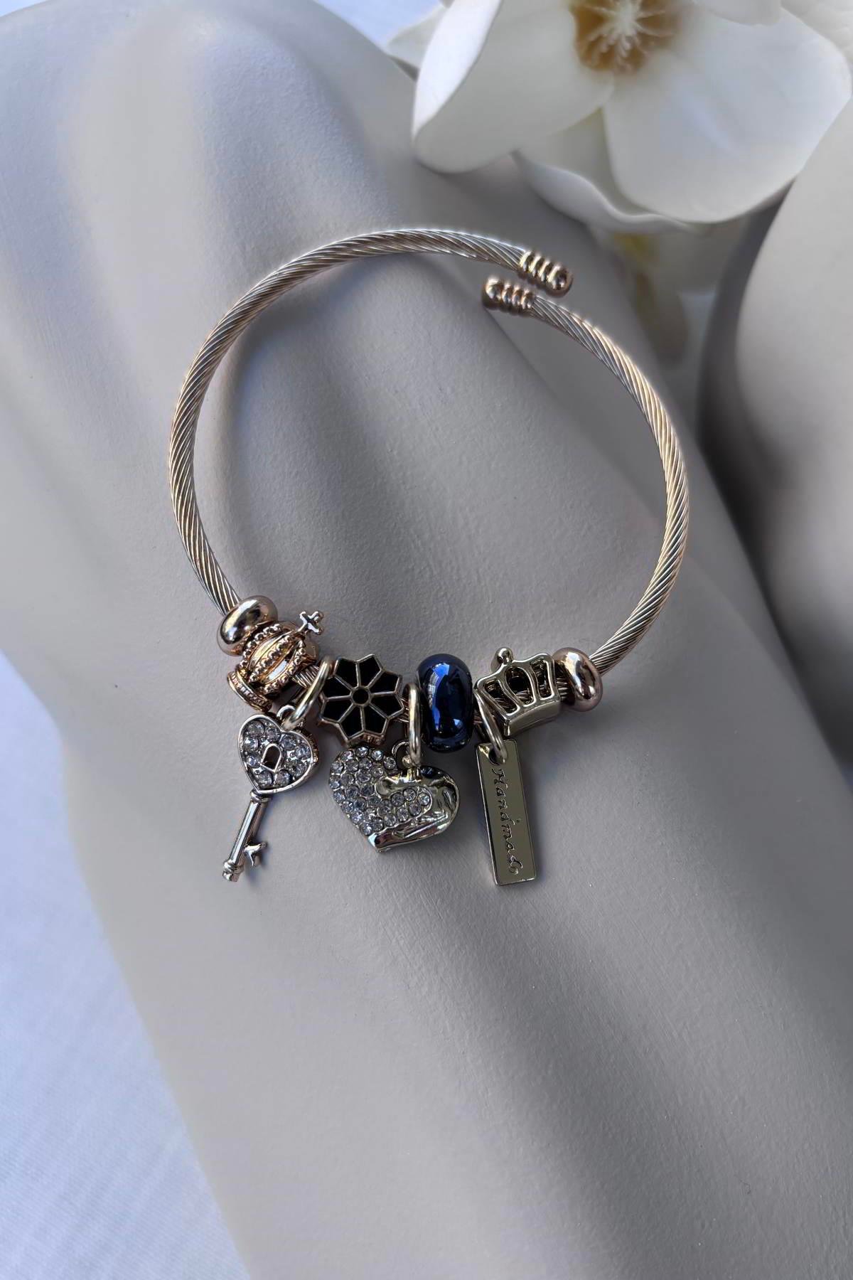 Çelik Gold Charm Bileklik