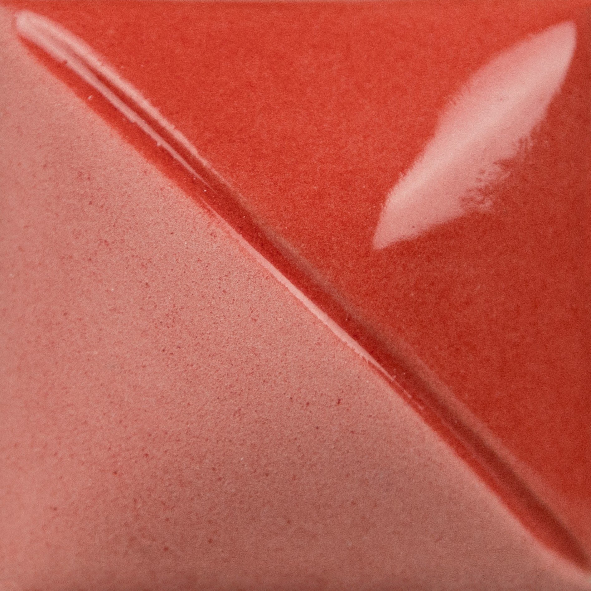 UG-207 Flame Red 118 ML 