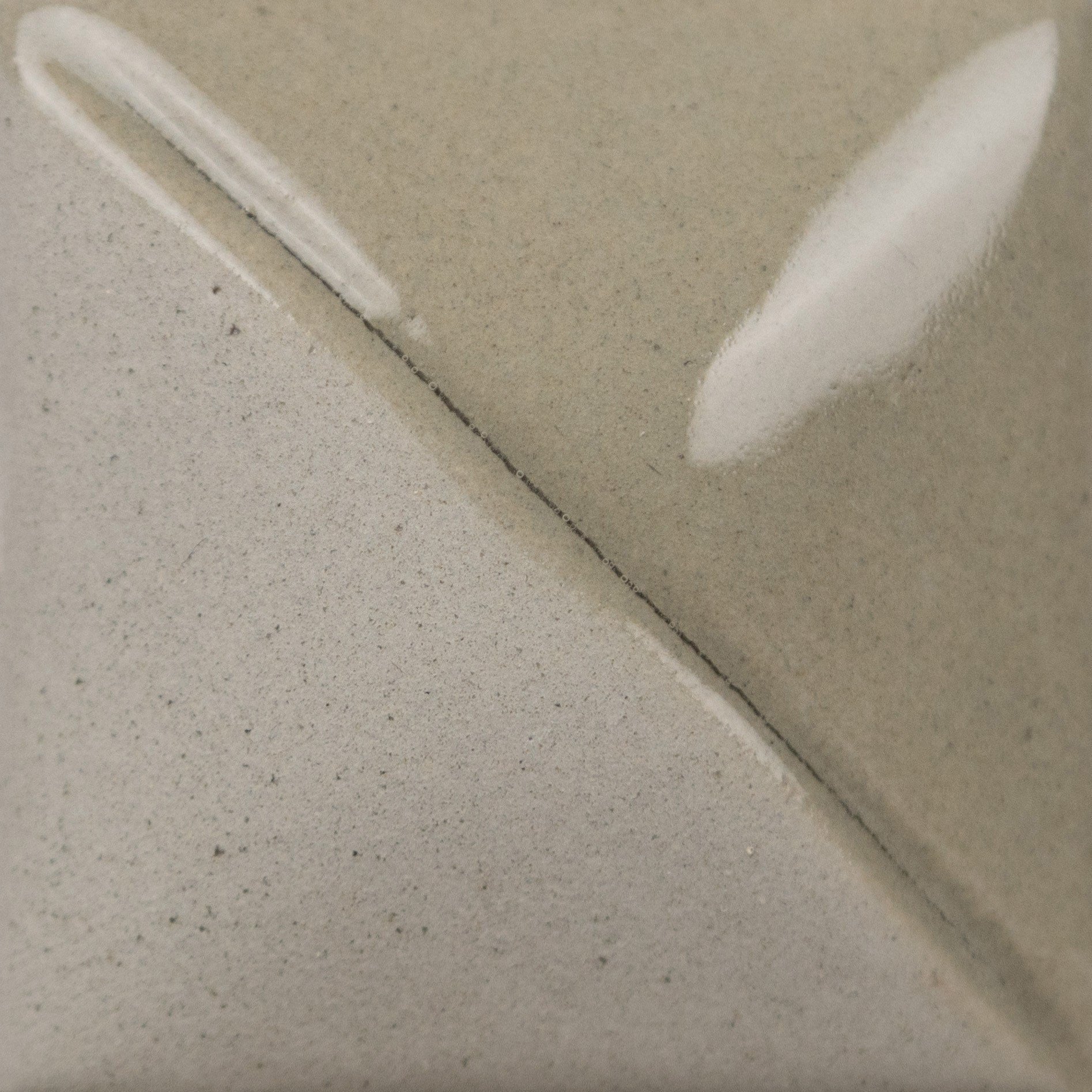 UG-221 Cement 118 ML 