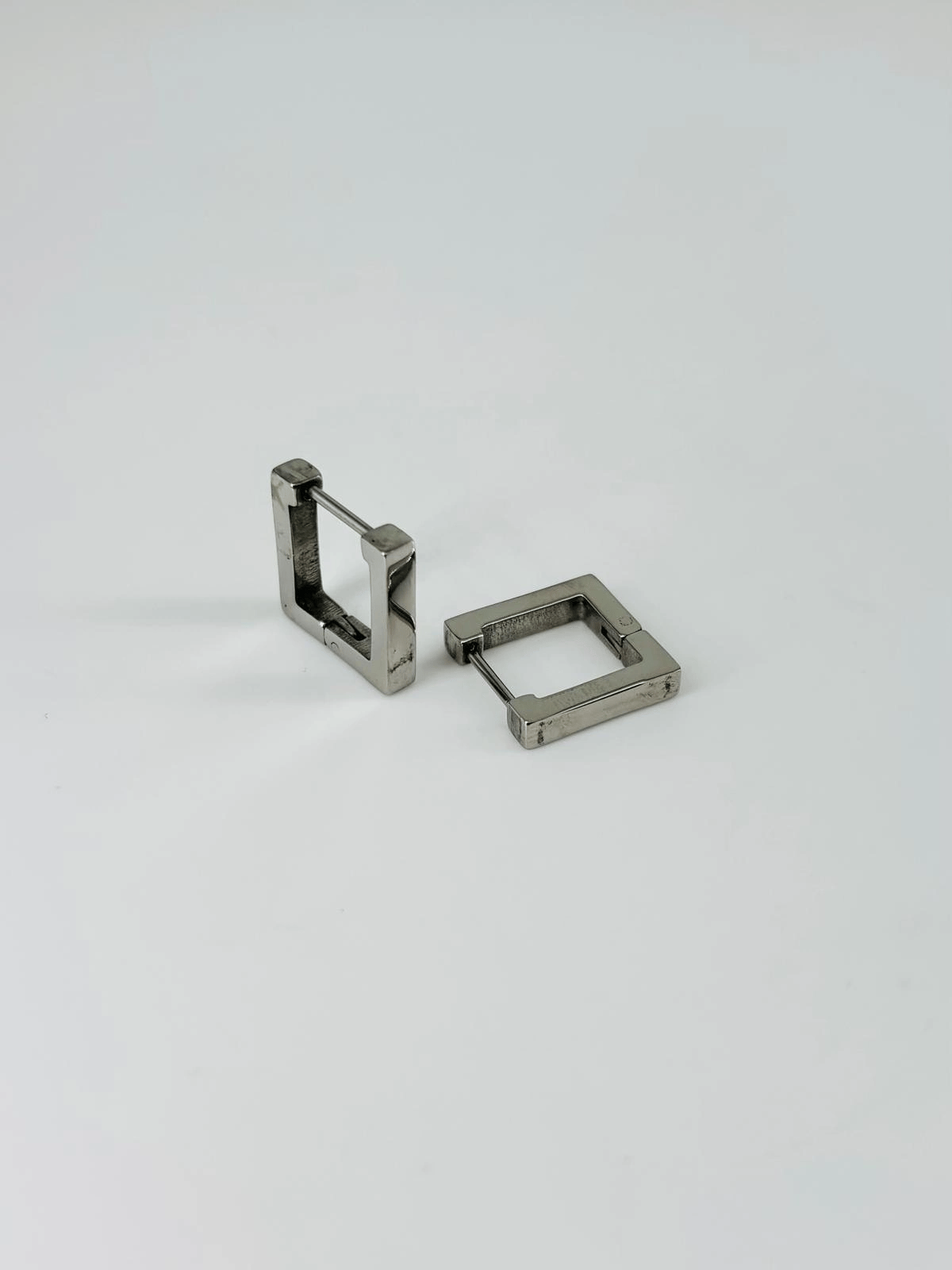Rodyum   Çelik Erkek Küpe Çap (9 Mm) Kalınlık (3 Mm) - Ekp0022