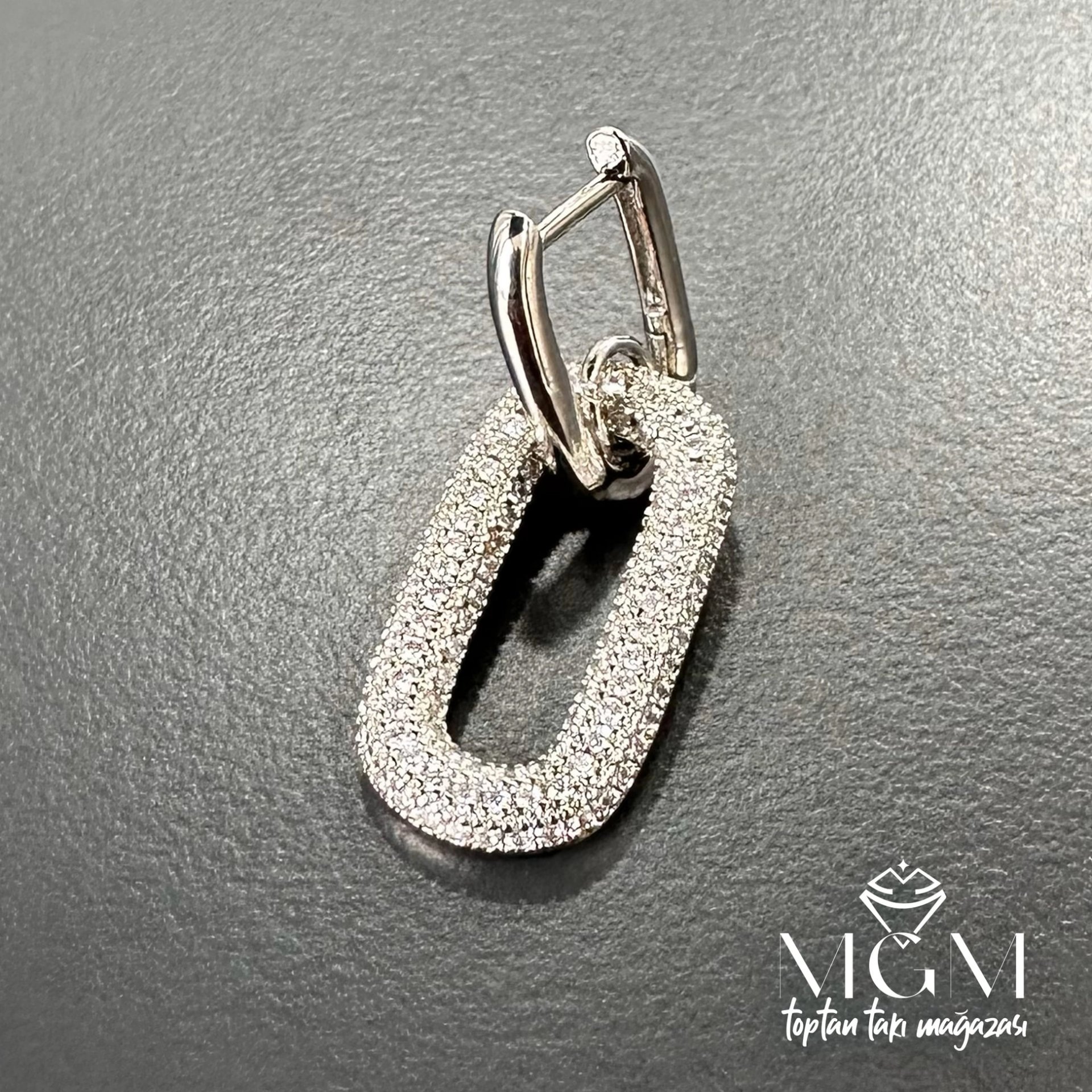 Rodyum Zirkon Taşlı Pirinç Küpeler - Kp00133