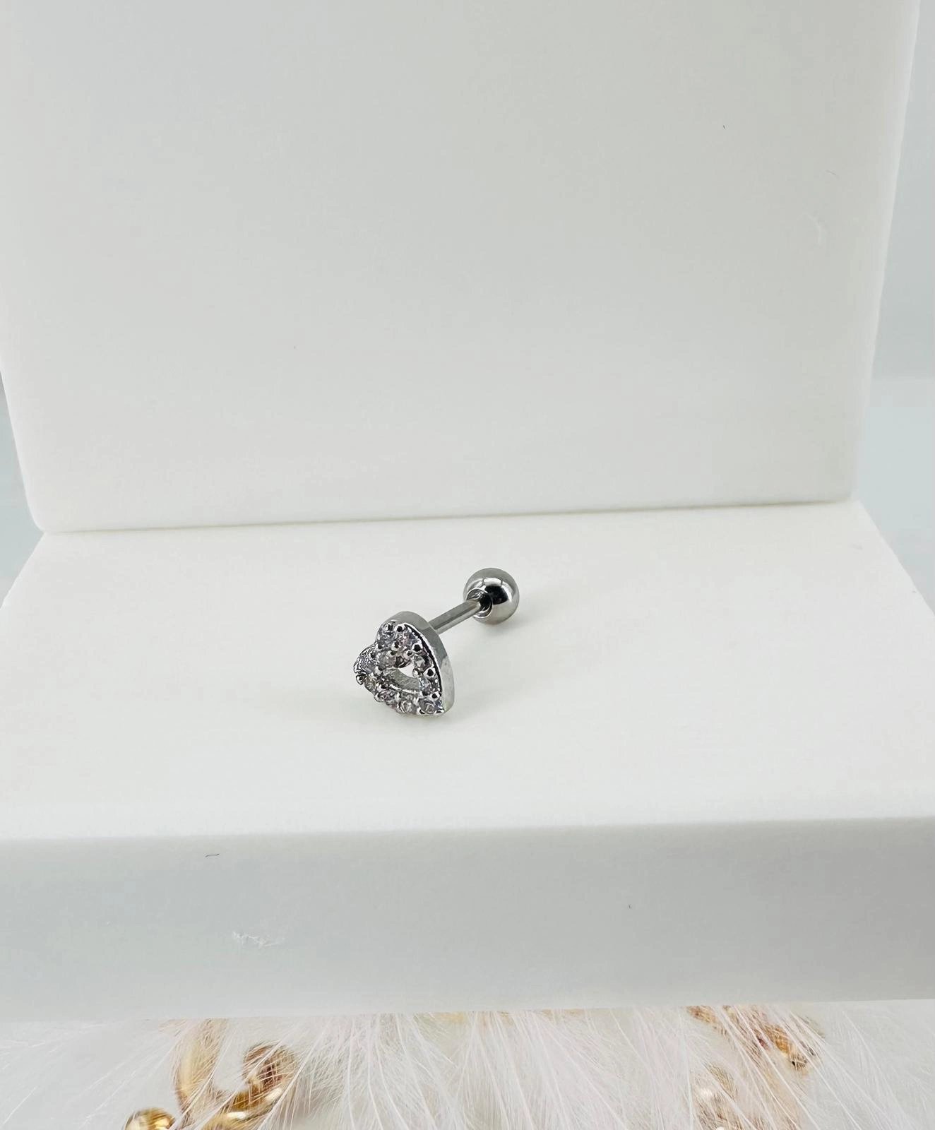 Rodyum Zirkon Taşlı Uç Kısmı : Pirinç Kıkırdak Bar Uzunluğu : 6 Mm / Bar Kalınlığı 0.8 Mm / Top Boyu 3 Mm - Pt0007