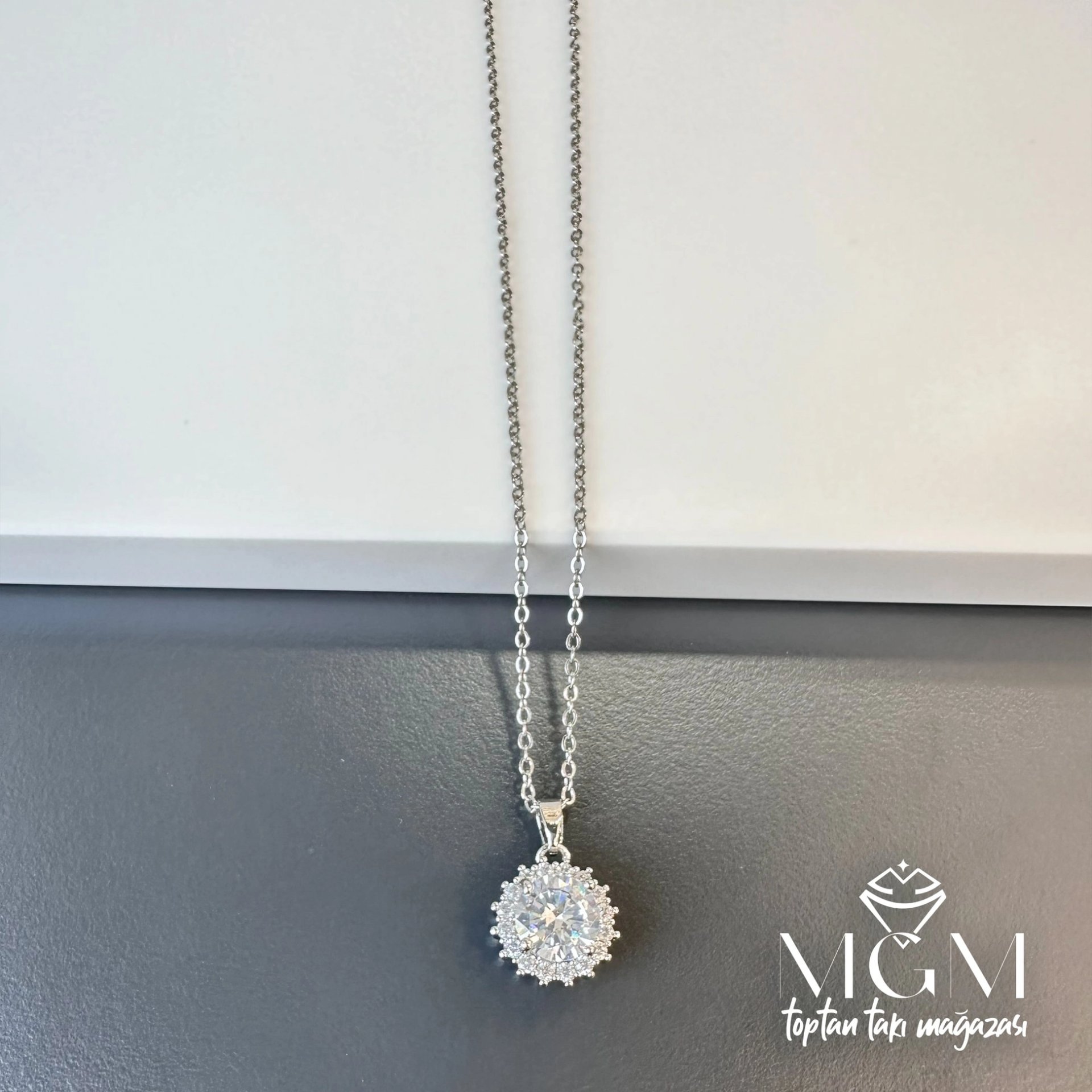 Rodyum Zirkon Taşlı Zincir Çelik Uç Kısmı Pirinç Kolyeler 40 + 5 Cm Uzatma Payı - Kl0119