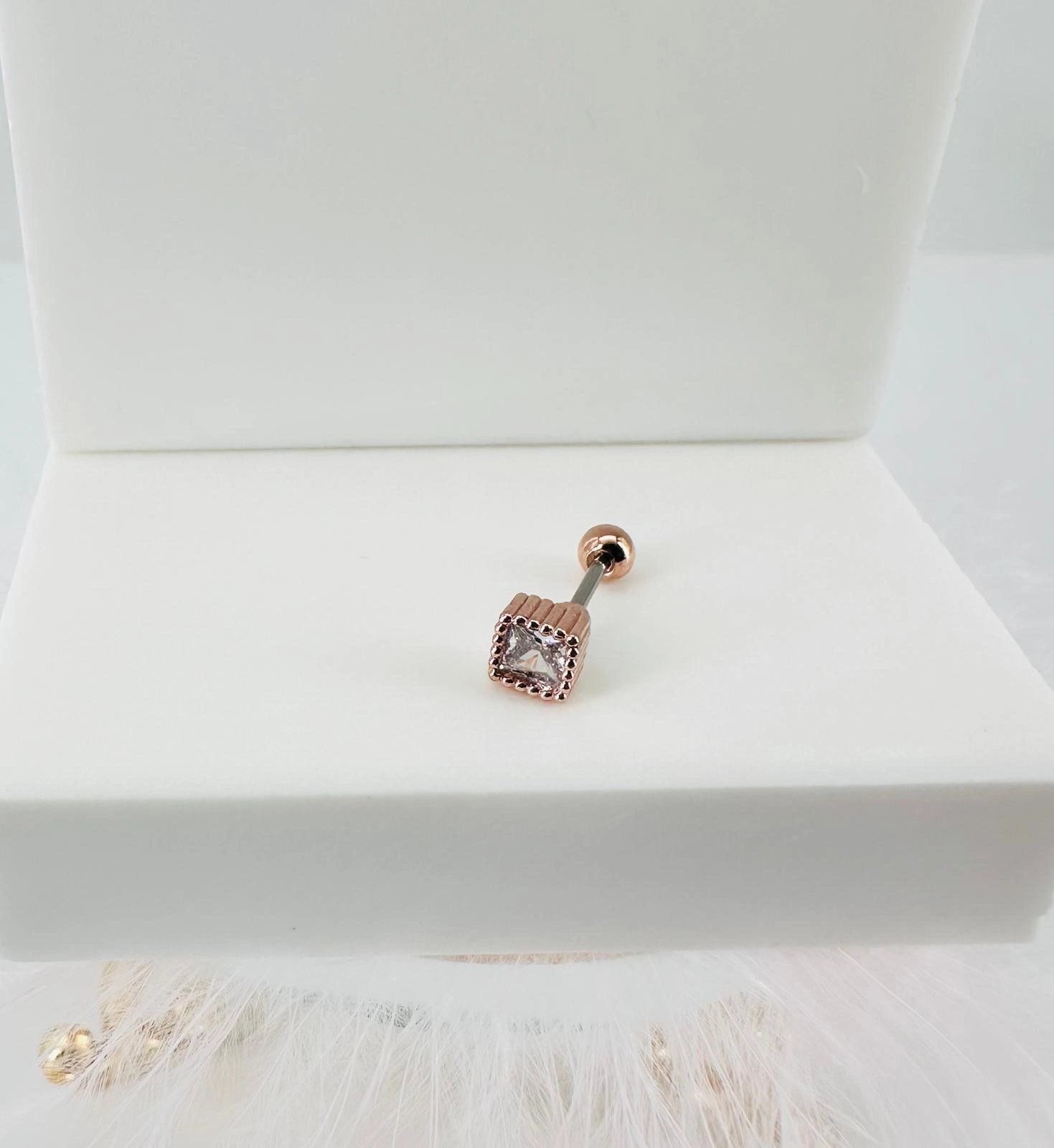 Rose Zirkon Taşlı Uç Kısmı : Pirinç Kıkırdak Bar Uzunluğu : 6 Mm / Bar Kalınlığı 0.8 Mm / Top Boyu 3 Mm - Pt0015-2