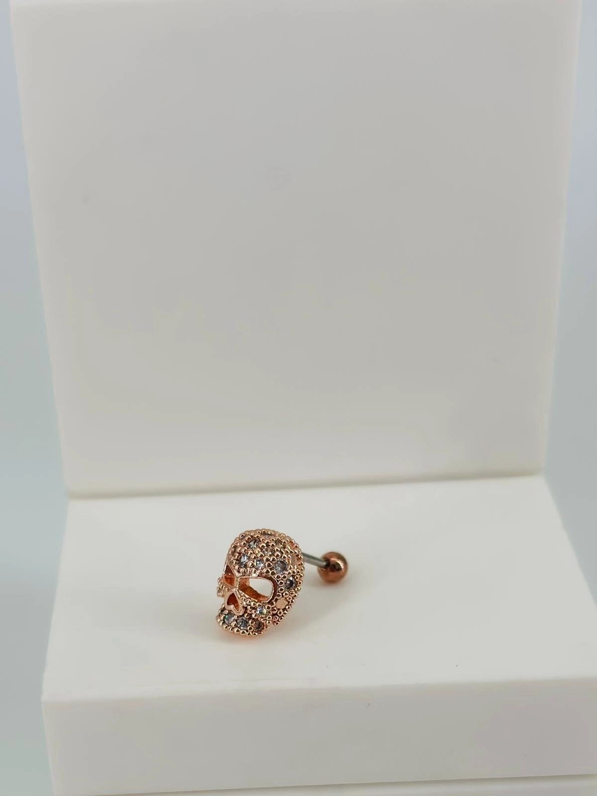 Rose Zirkon Taşlı Uç Kısmı : Pirinç Kıkırdak Bar Uzunluğu : 6 Mm / Bar Kalınlığı 0.8 Mm / Top Boyu 3 Mm  - Pt0050-2