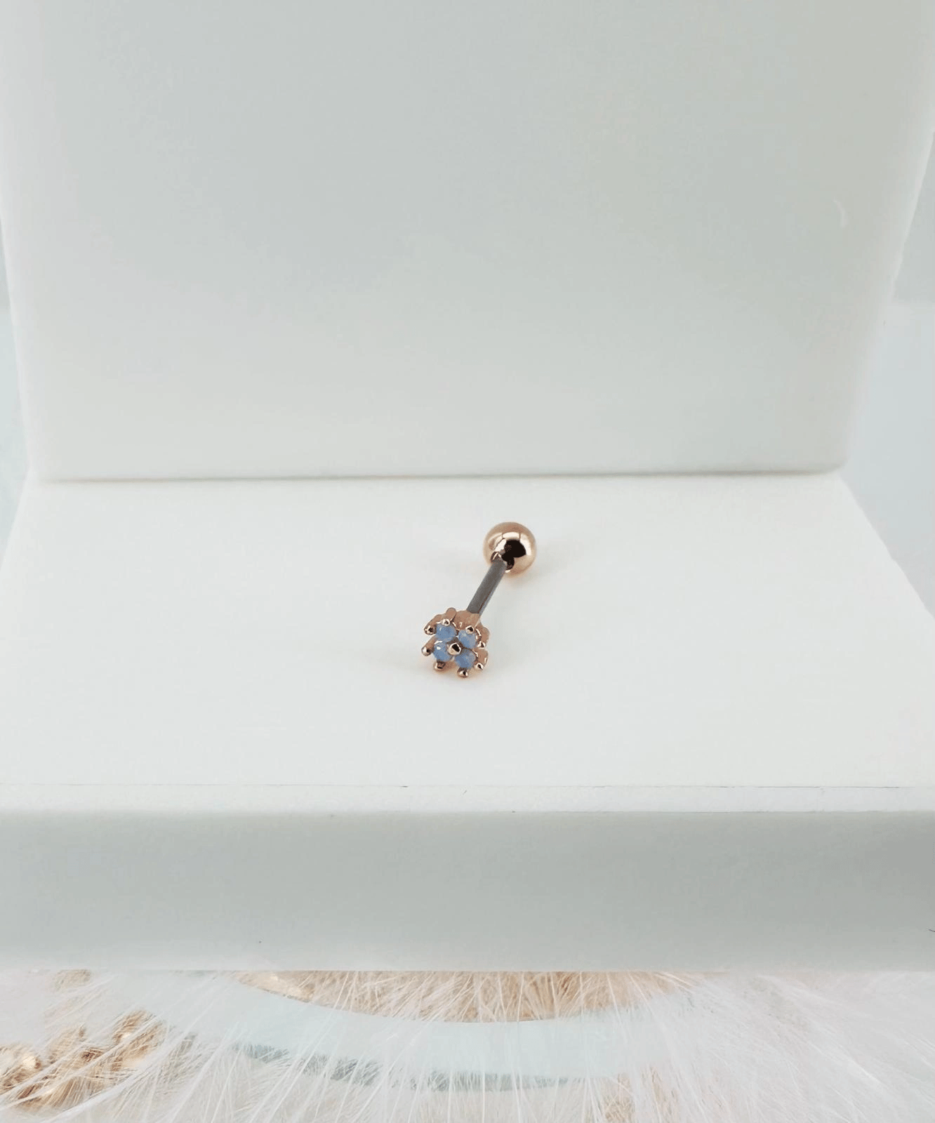 Rose Zirkon Taşlı Uç Kısmı : Pirinç Kıkırdak Bar Uzunluğu : 6 Mm / Bar Kalınlığı 0.8 Mm / Top Boyu 3 Mm - Pt0027-2