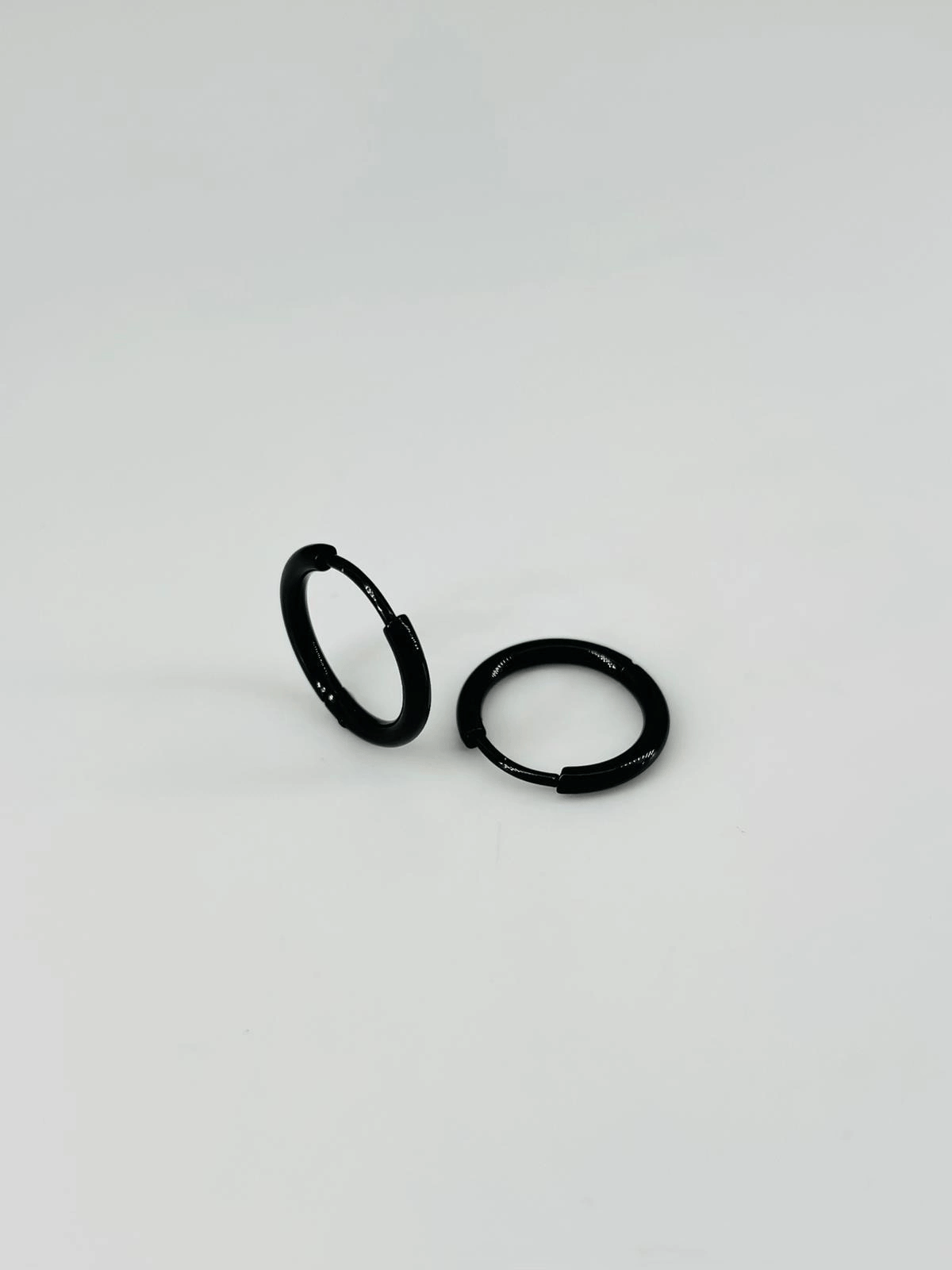 Siyah  Çelik Erkek Küpe Çap (12 Mm) Kalınlık (2 Mm) - Ekp0033