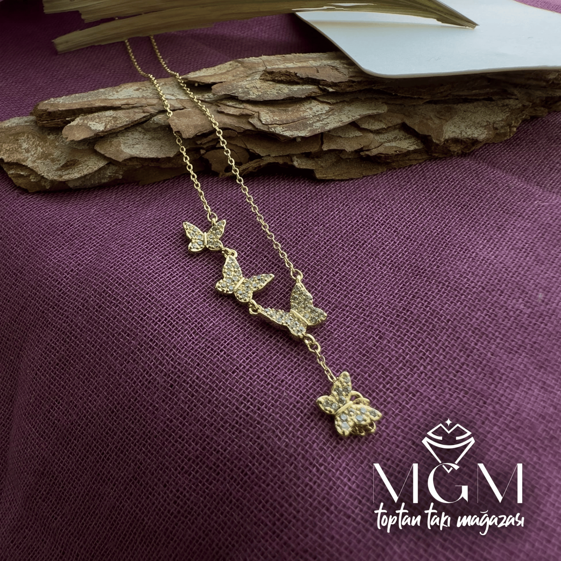 Zirkon Taşlı Kelebek Detaylı Kolye - Kl0012