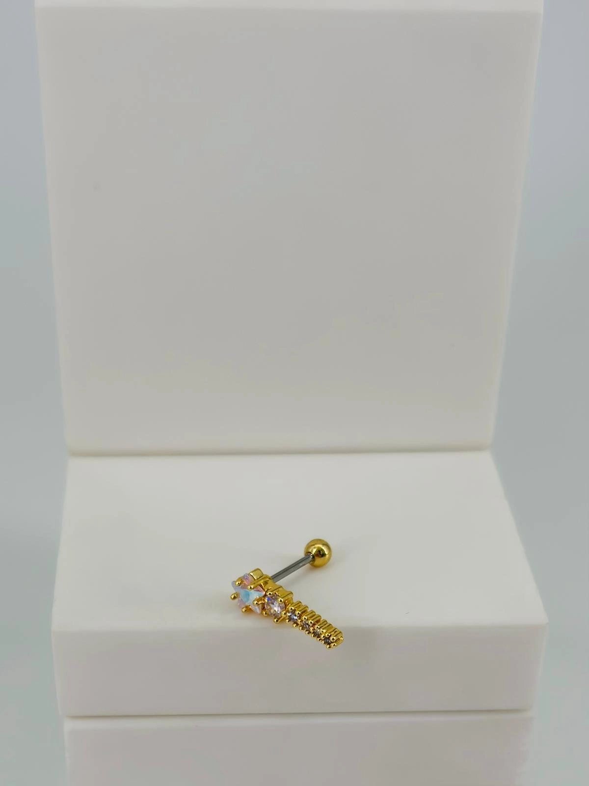 Zirkon Taşlı Uç Kısmı : Pirinç Kıkırdak Bar Uzunluğu : 6 Mm / Bar Kalınlığı 0.8 Mm / Top Boyu 3 Mm  - Pt0056-1