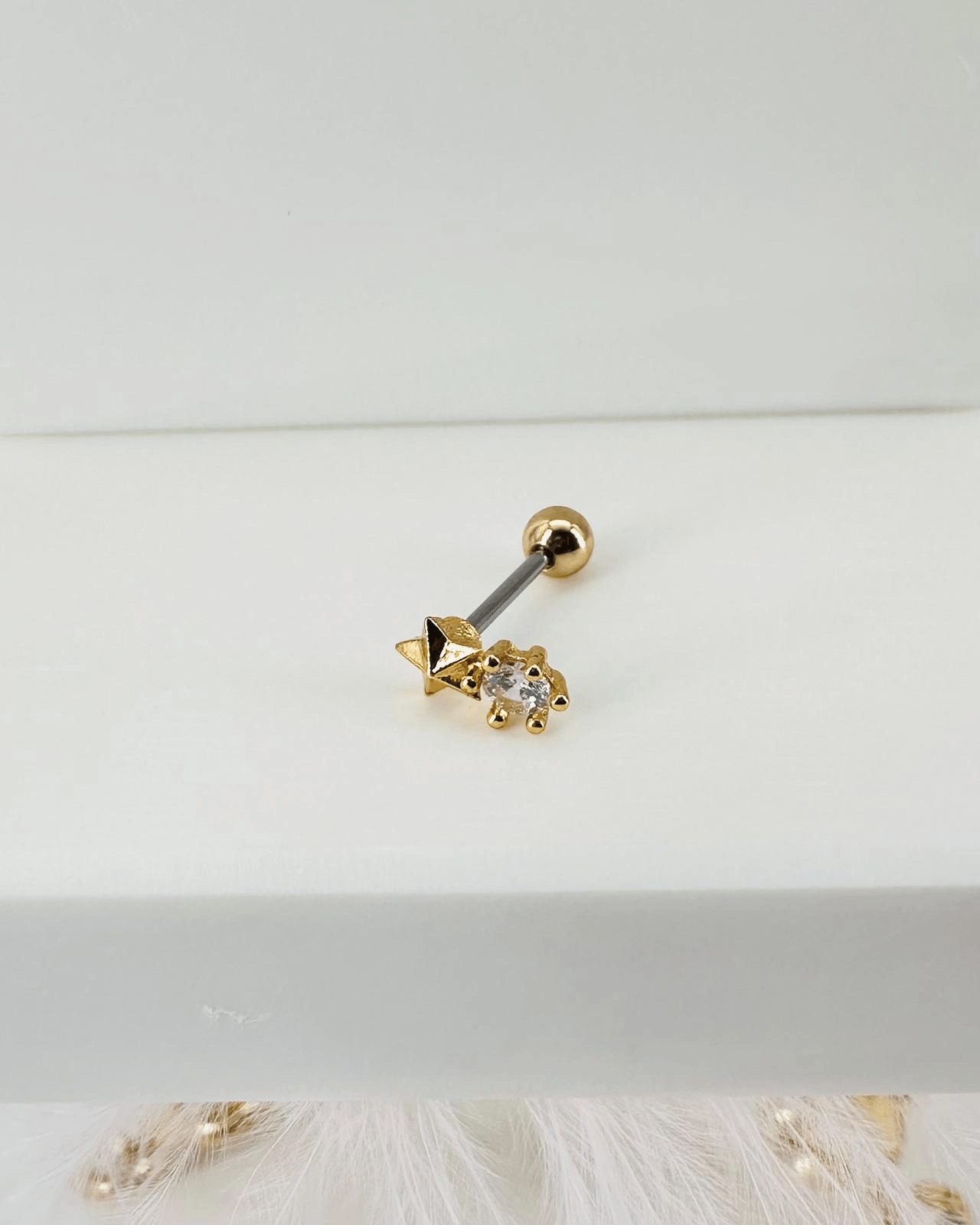 Zirkon Taşlı Uç Kısmı : Pirinç Kıkırdak Bar Uzunluğu : 6 Mm / Bar Kalınlığı 0.8 Mm / Top Boyu 3 Mm - Pt0009-1