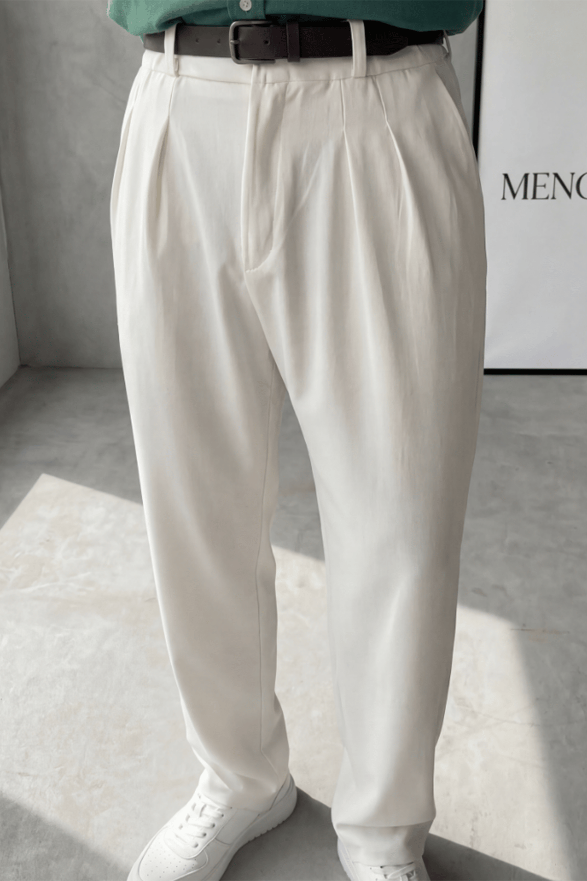 Beyaz Pileli Baggy Kumaş Pantolon