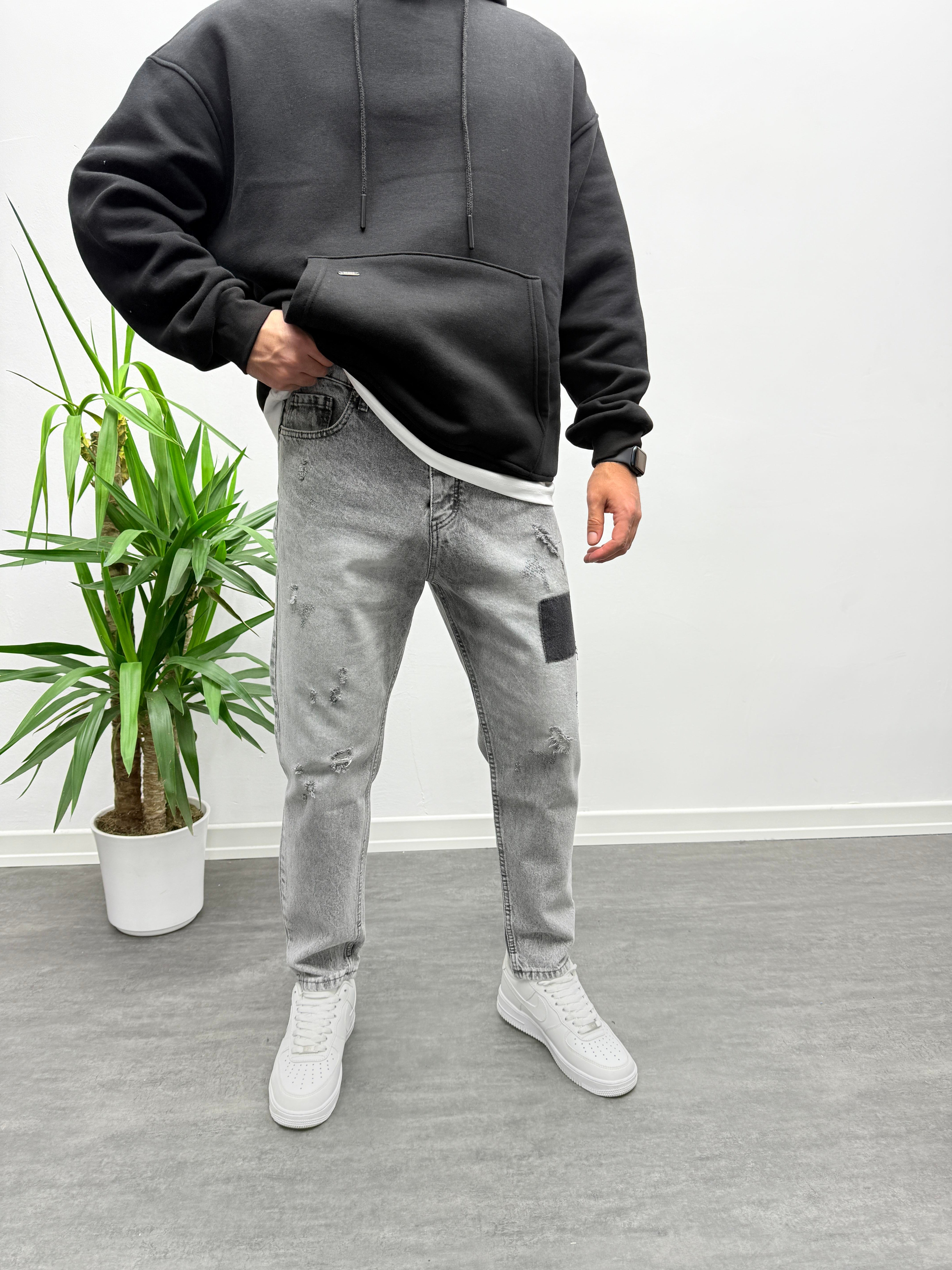 Gri Yırtık Detaylı Boyfriend Jean Pantolon