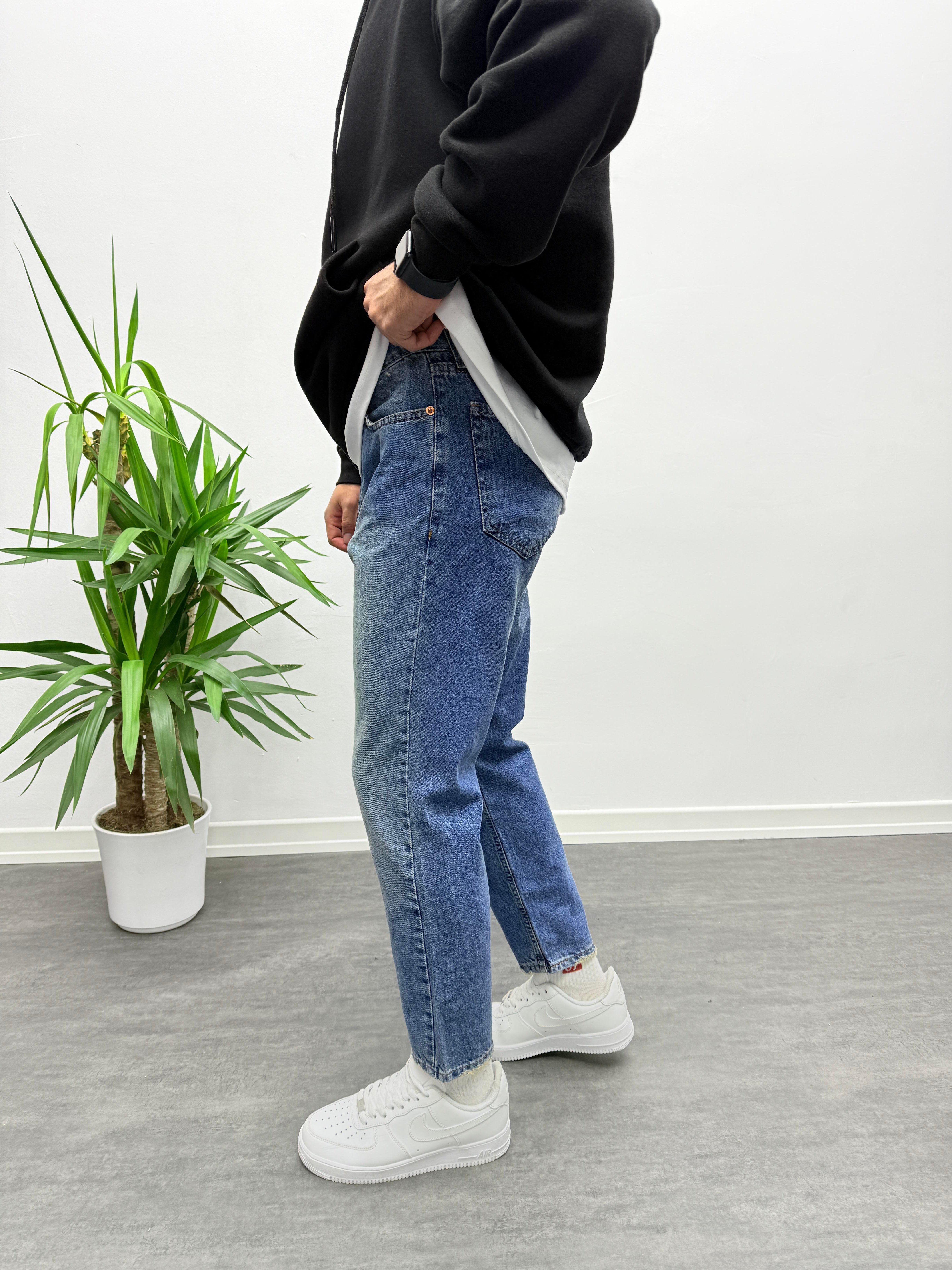 Mavi Taşlamalı Cebi Yırtık Detaylı Boyfriend Jean Pantolon