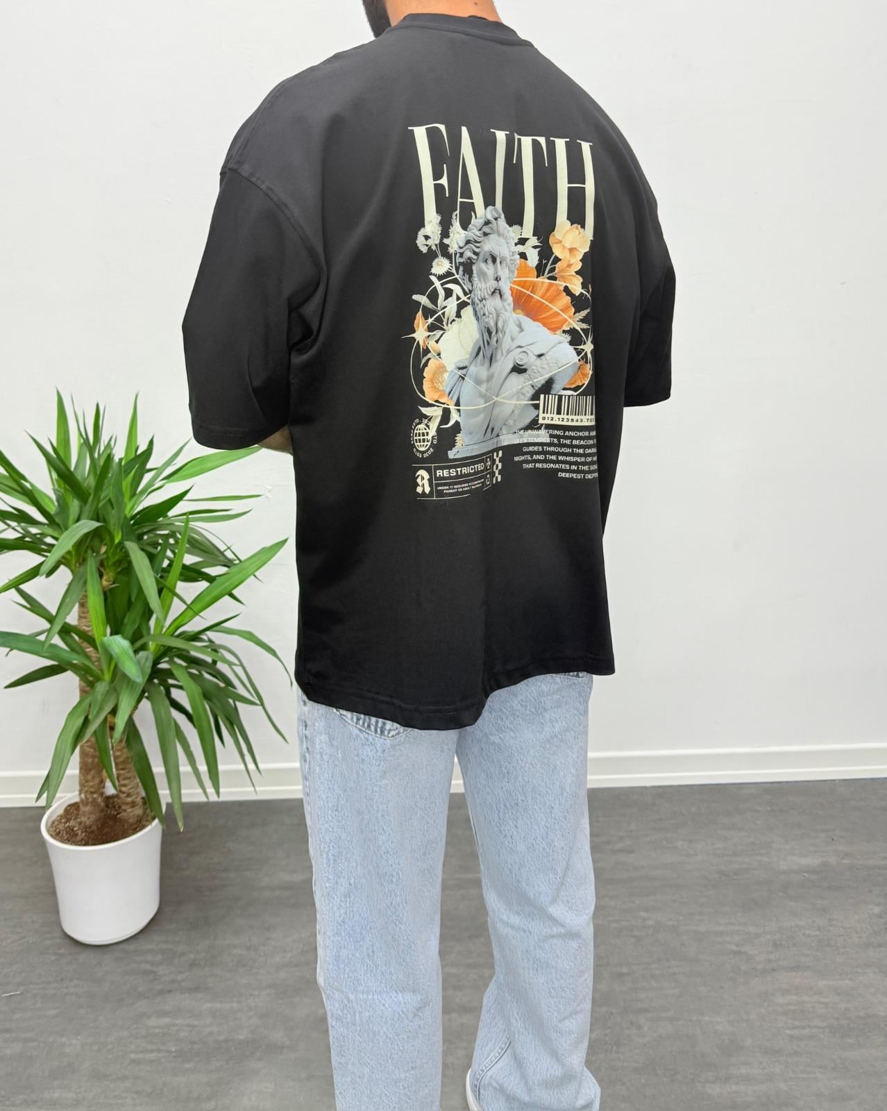 Siyah Tasarım Baskılı Oversize T-Shirt