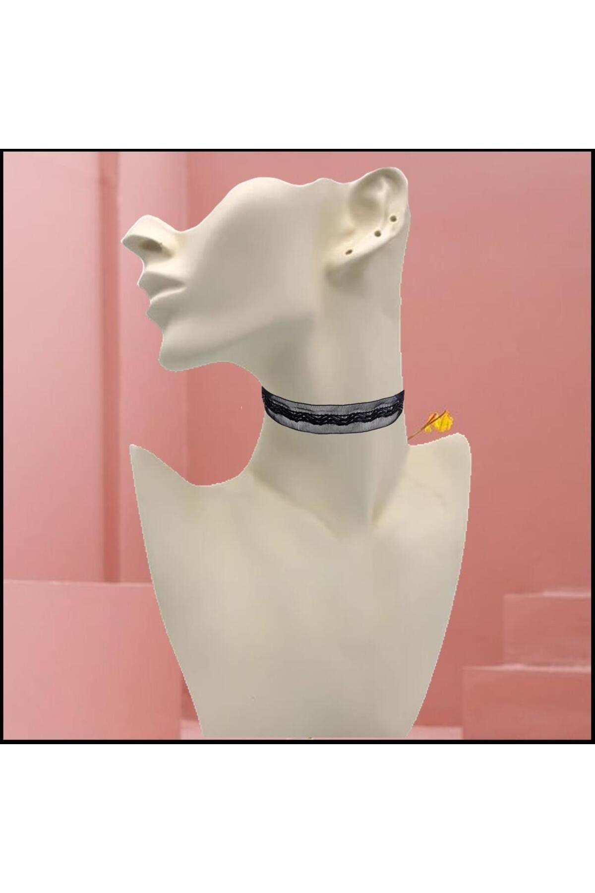 Siyah Renk Deri Işlemeli Kadın Choker Kolye