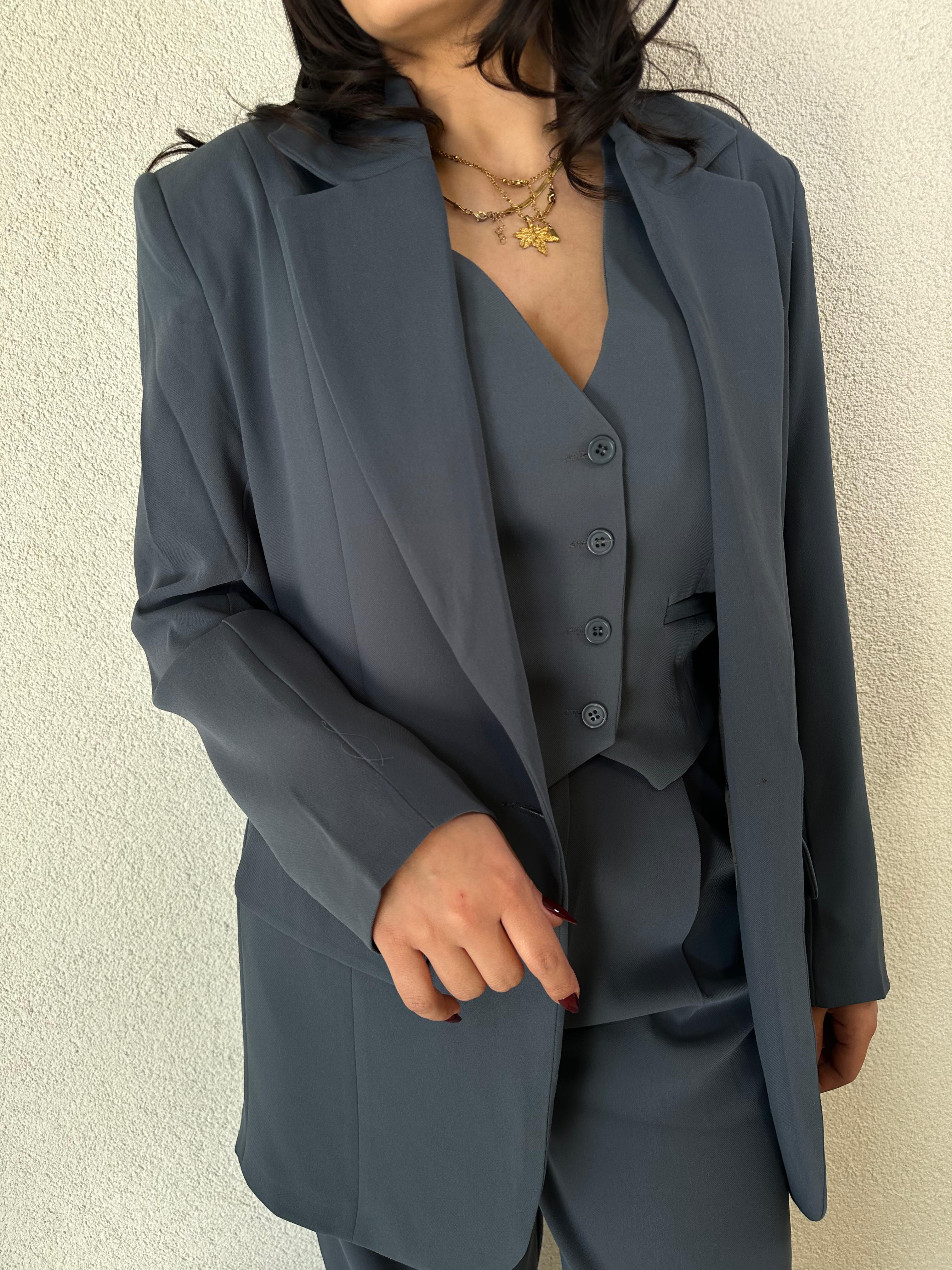 PREMİUM SERİ TEK DÜĞME DETAY MASKÜLEN  BLAZER YELEK PANTOLON TAKIM