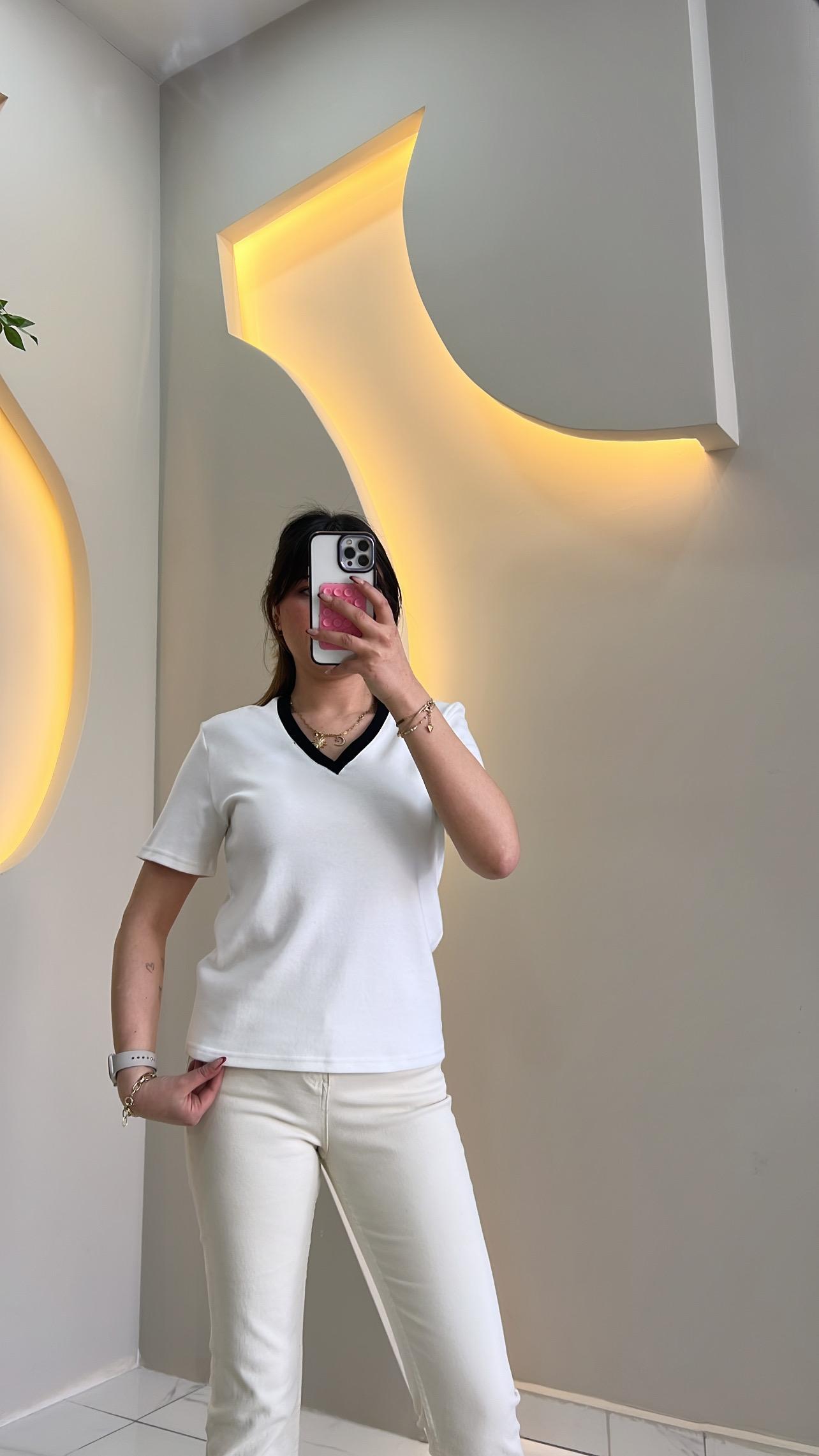 MS V Yaka Beyaz Pamuklu Basic